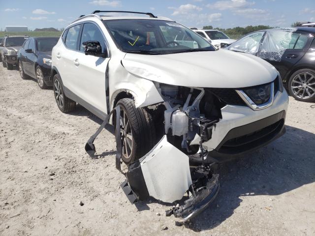 NISSAN ROGUE 2017 jn1bj1cpxhw006355