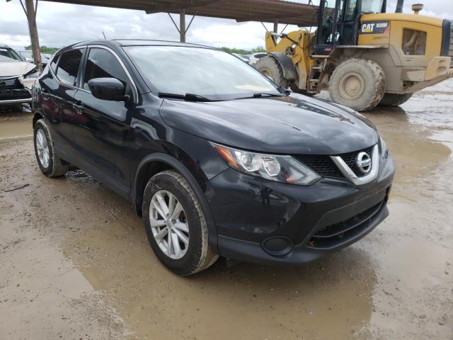 NISSAN ROGUE 2017 jn1bj1cpxhw015945