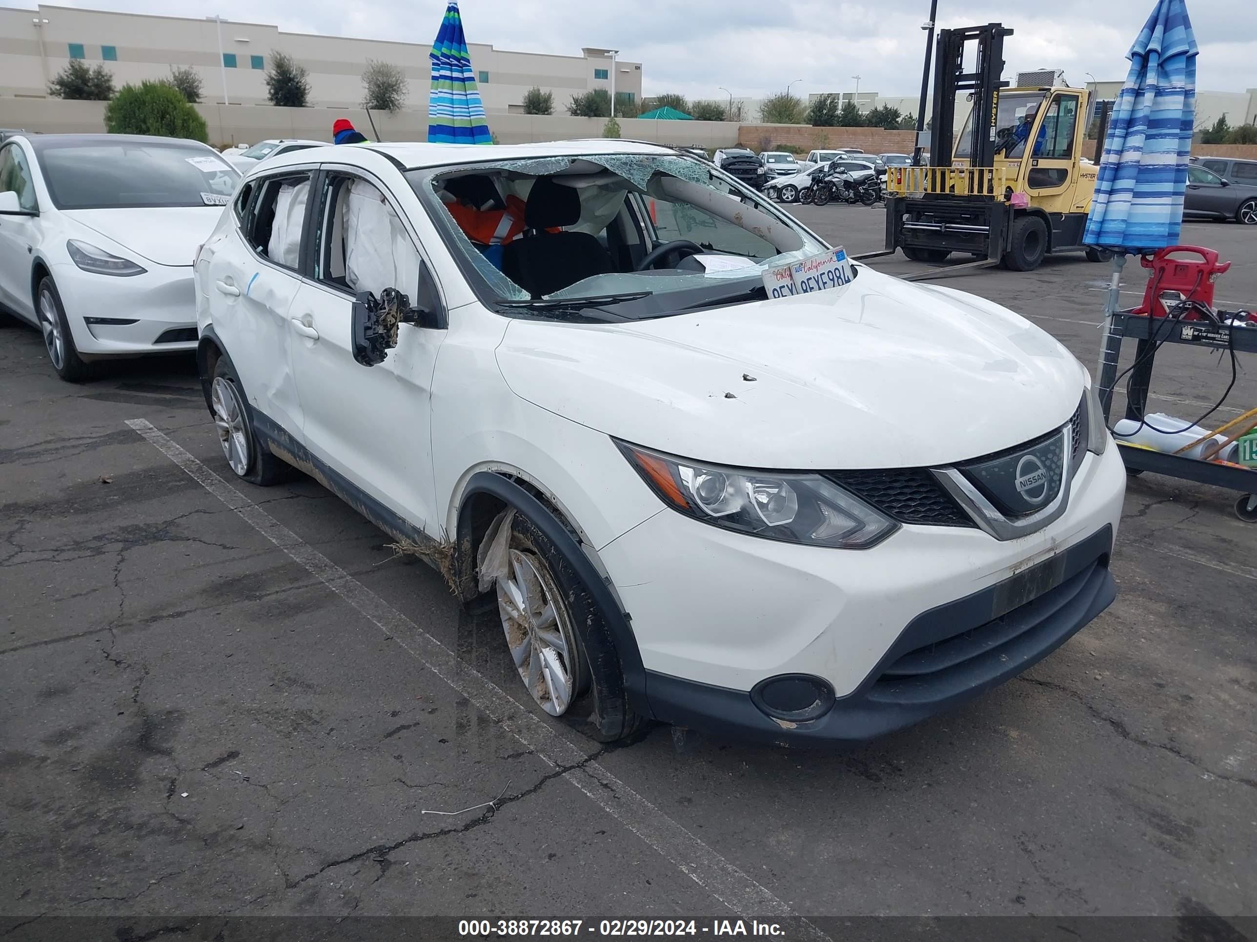 NISSAN ROGUE 2018 jn1bj1cpxjw153927