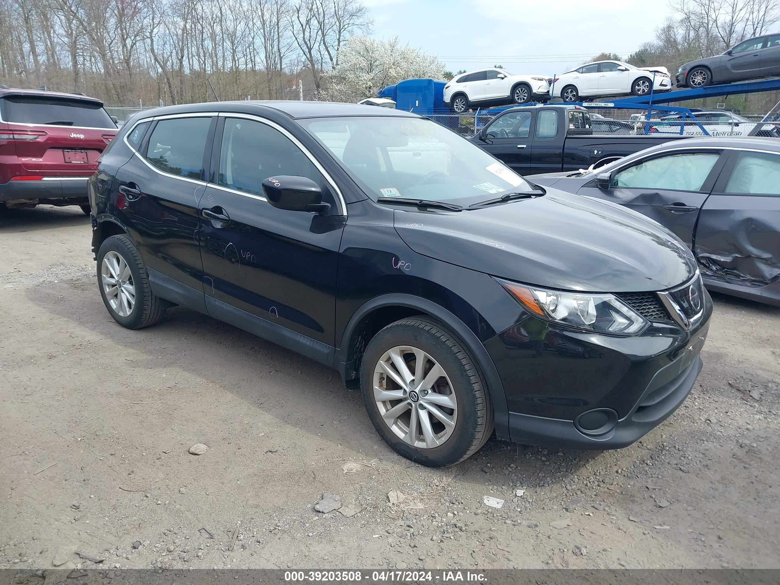 NISSAN ROGUE 2019 jn1bj1cr0kw624583