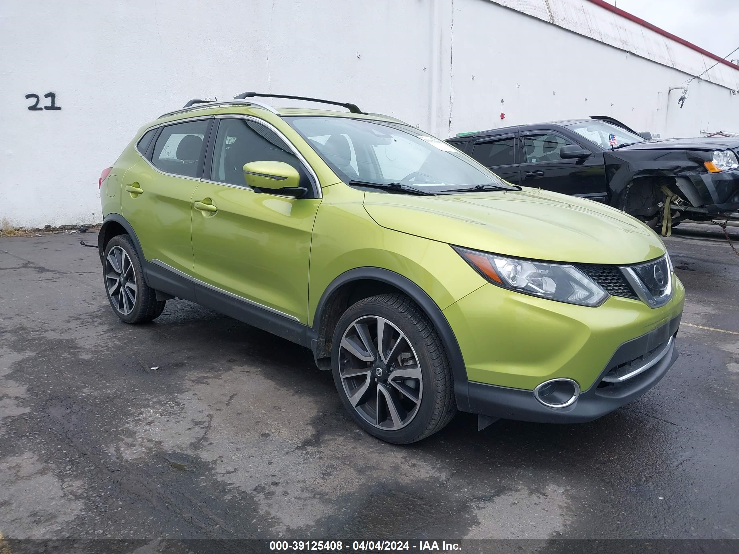 NISSAN ROGUE 2017 jn1bj1cr1hw112565