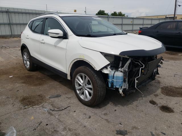 NISSAN ROGUE 2017 jn1bj1cr1hw113165