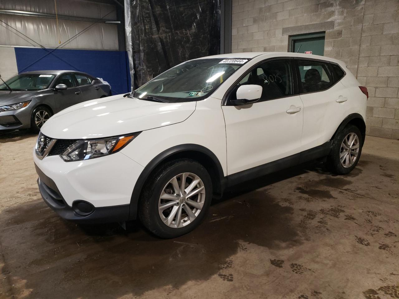 NISSAN ROGUE 2017 jn1bj1cr1hw117717