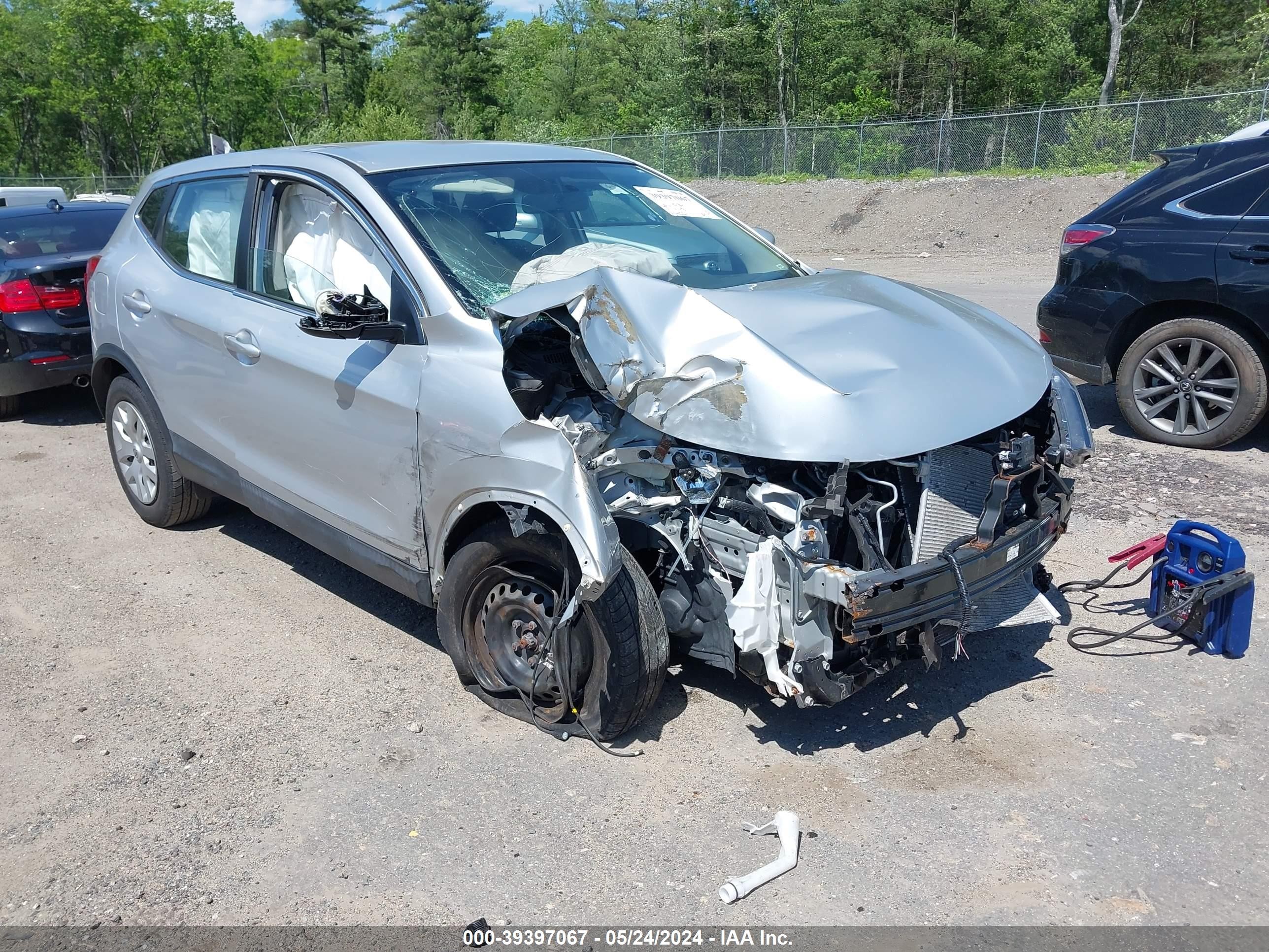 NISSAN ROGUE 2018 jn1bj1cr1jw251228