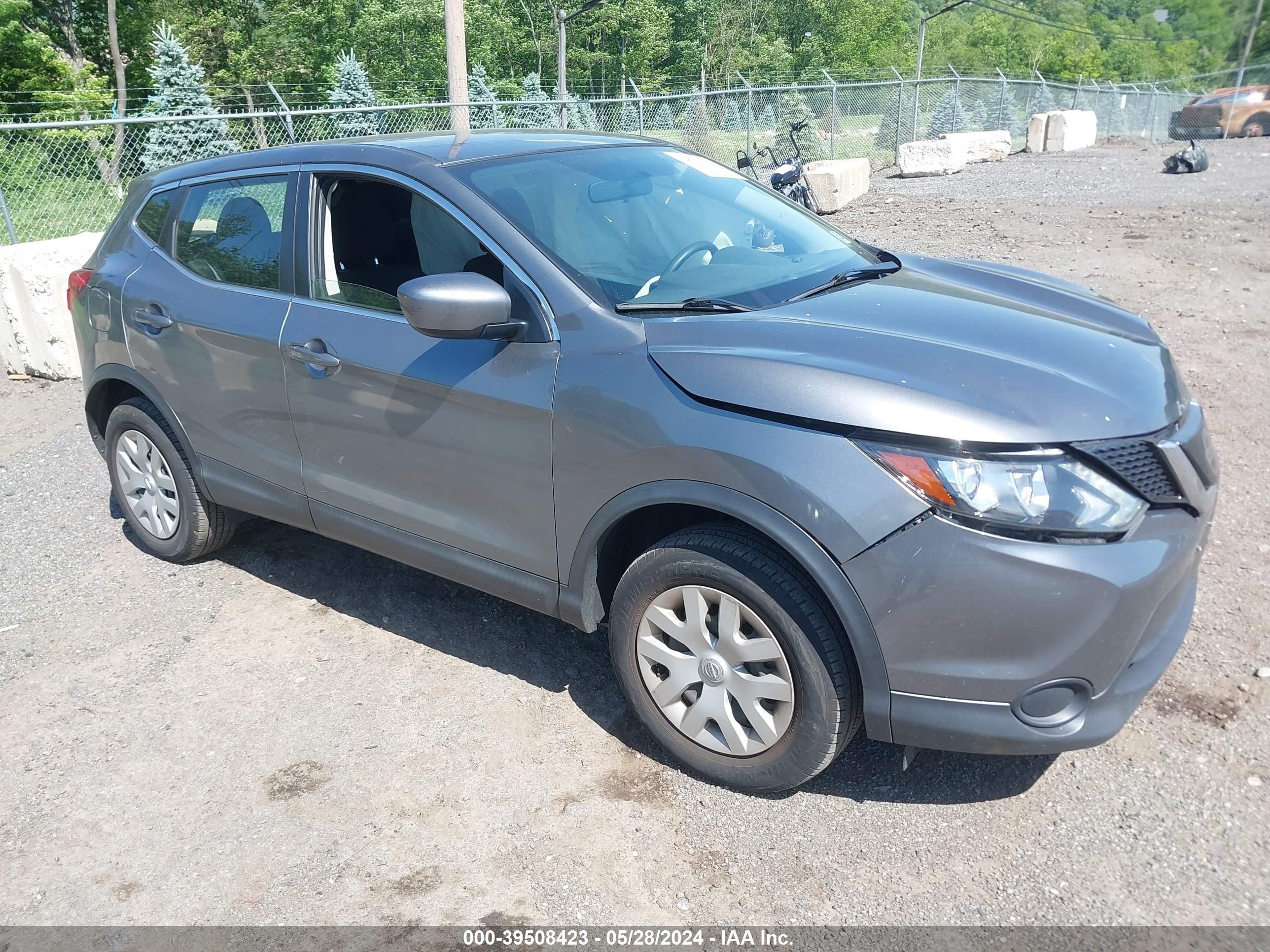 NISSAN ROGUE 2019 jn1bj1cr1kw344008