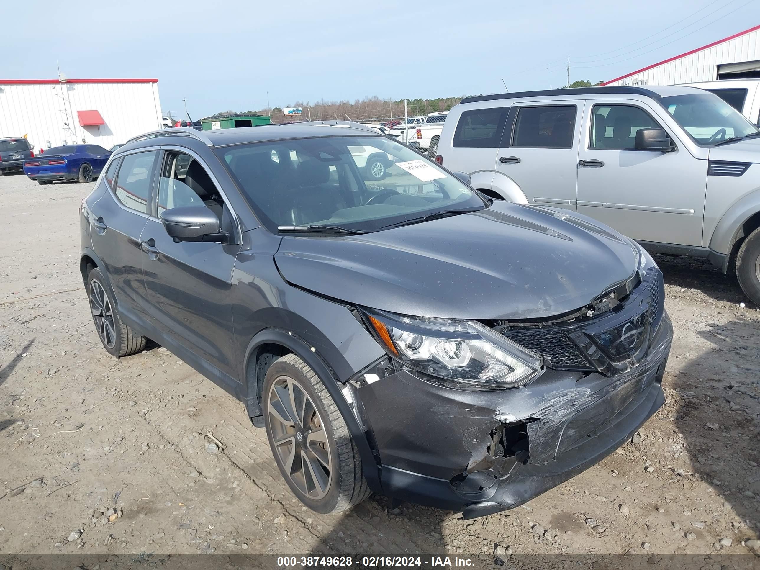 NISSAN ROGUE 2018 jn1bj1cr2jw202197