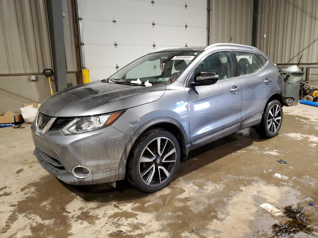 NISSAN ROGUE 2017 jn1bj1cr3hw105004