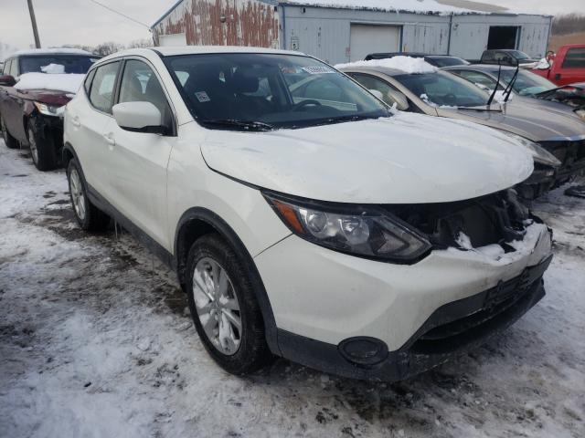 NISSAN ROGUE 2017 jn1bj1cr3hw114334