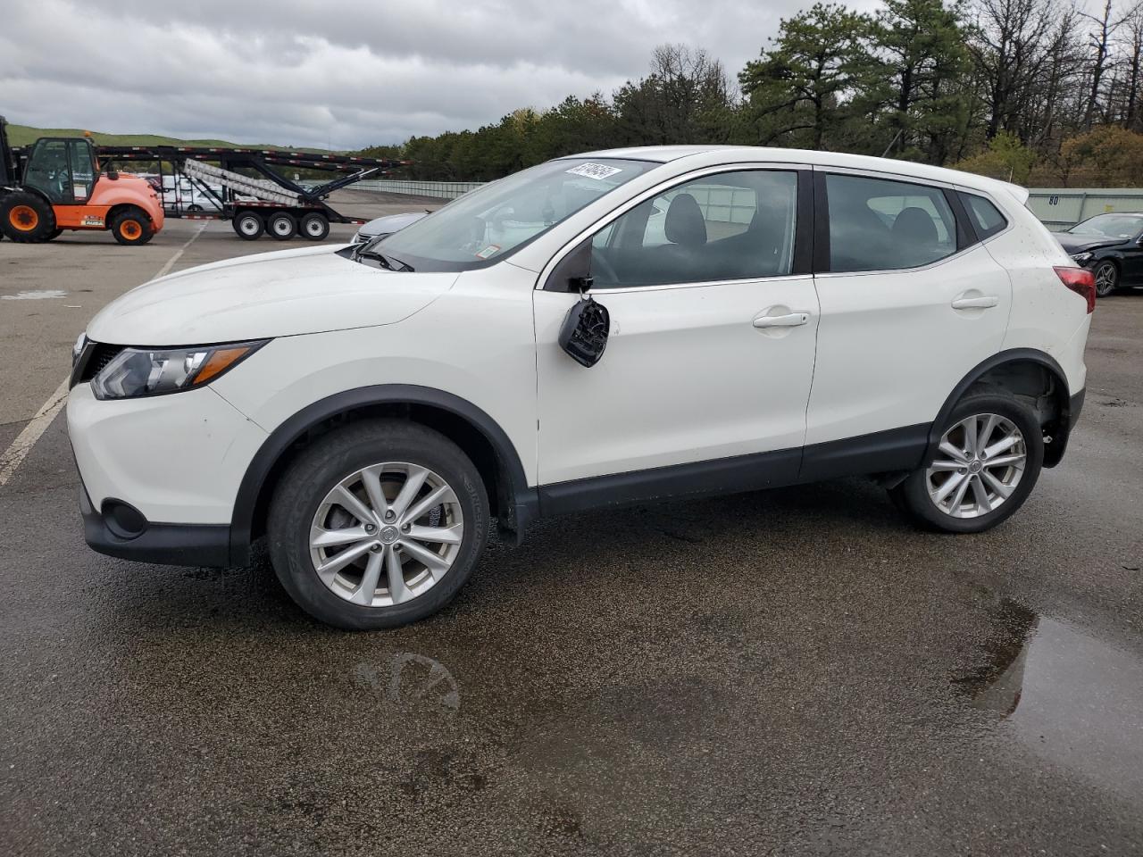 NISSAN ROGUE 2018 jn1bj1cr3jw200846