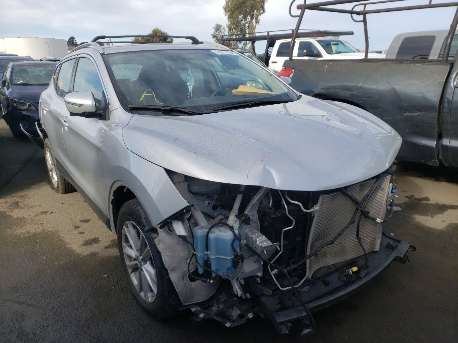 NISSAN ROGUE 2017 jn1bj1cr5hw101813