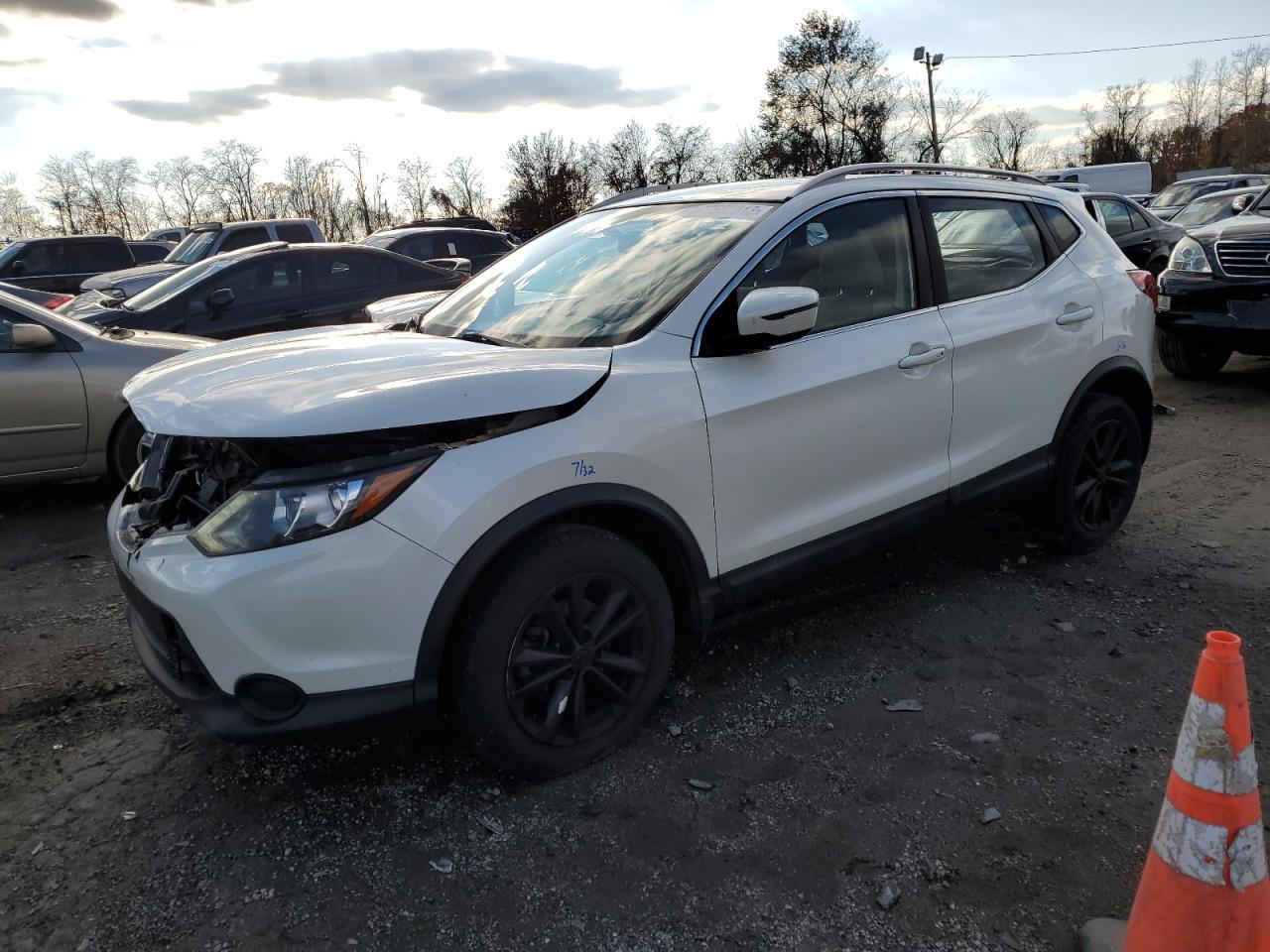 NISSAN ROGUE 2018 jn1bj1cr5jw269263