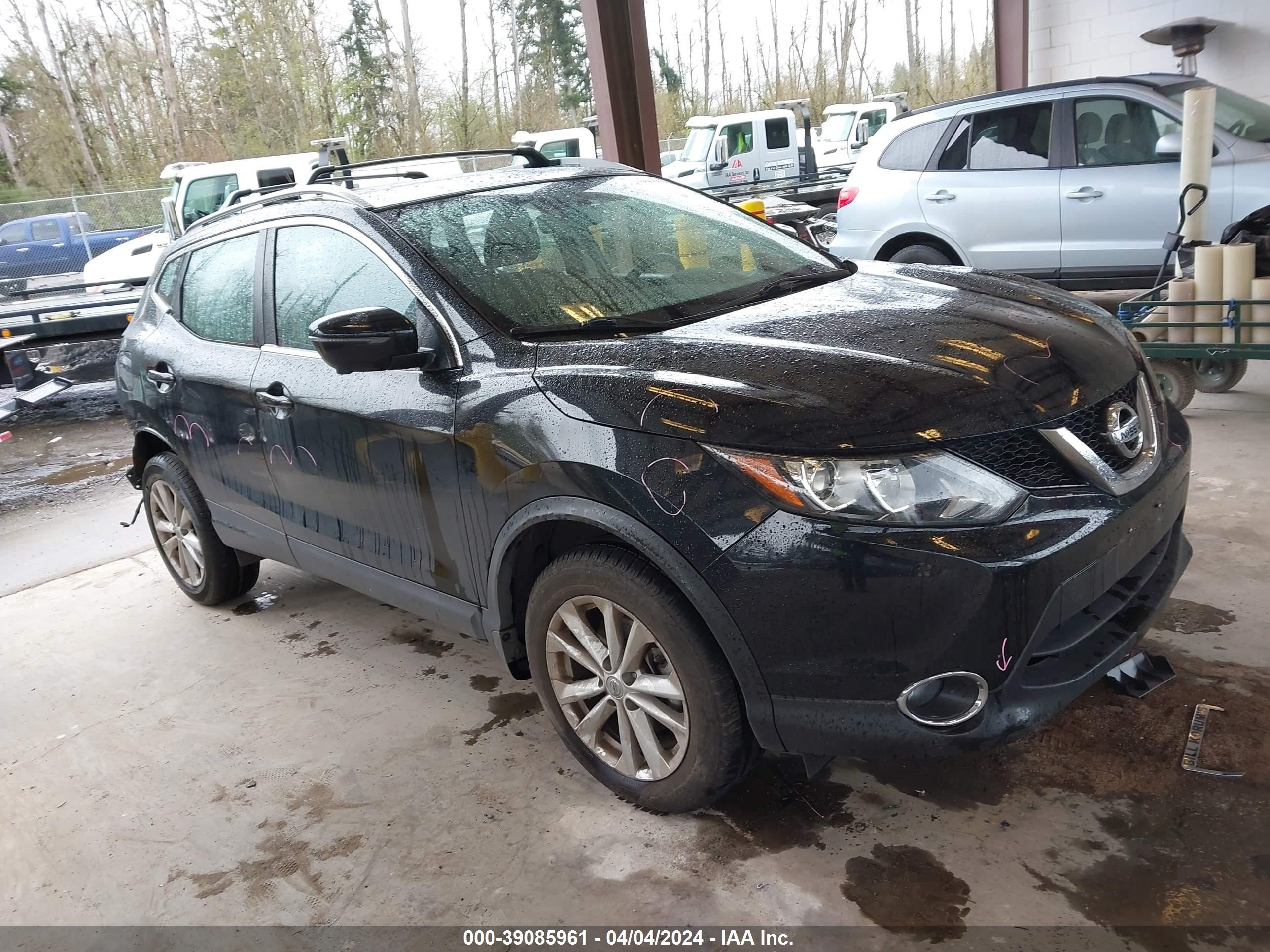 NISSAN ROGUE 2017 jn1bj1cr7hw115471