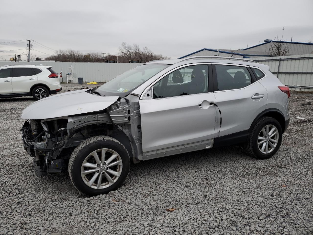 NISSAN ROGUE 2017 jn1bj1cr7hw143125