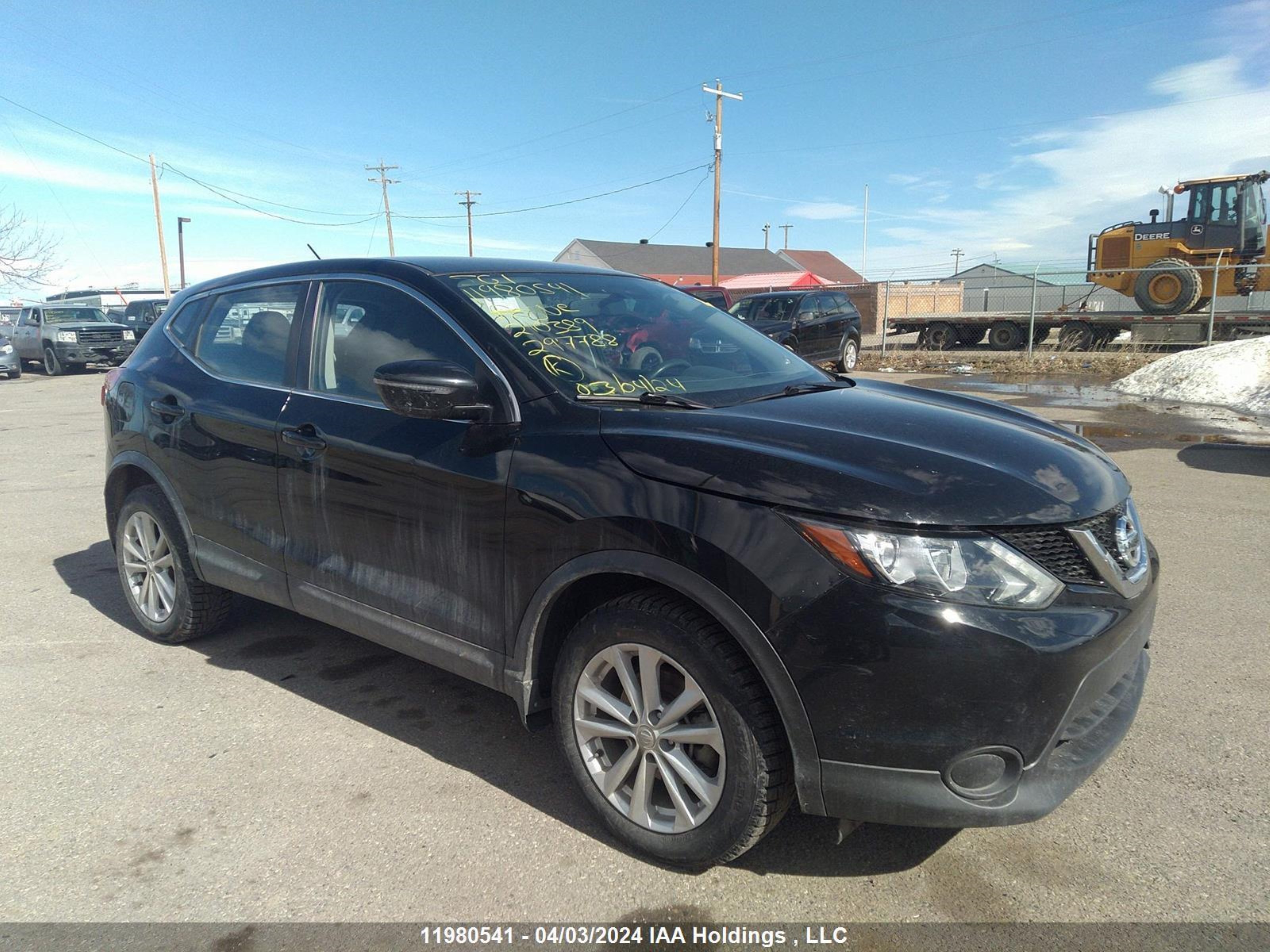 NISSAN ROGUE 2018 jn1bj1cr7jw210389