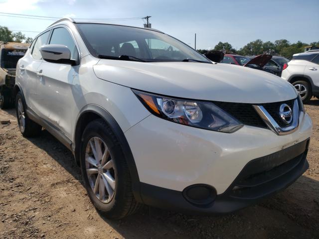 NISSAN ROGUE 2017 jn1bj1cr8hw104432