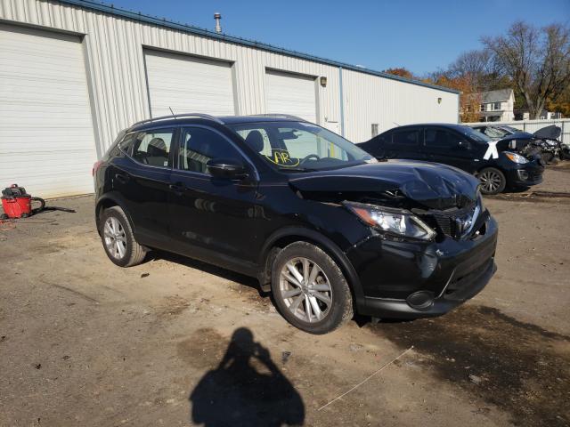 NISSAN ROGUE 2017 jn1bj1cr8hw123305