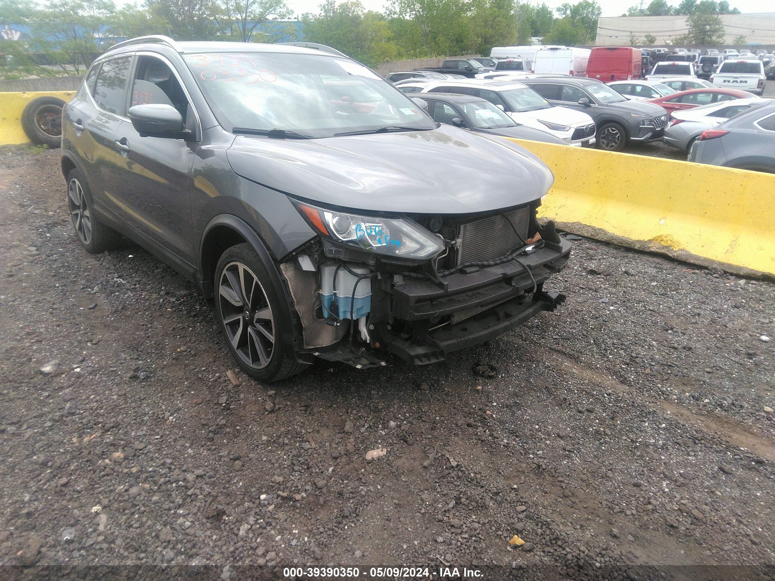 NISSAN ROGUE SPORT 2017 jn1bj1cr8hw140377