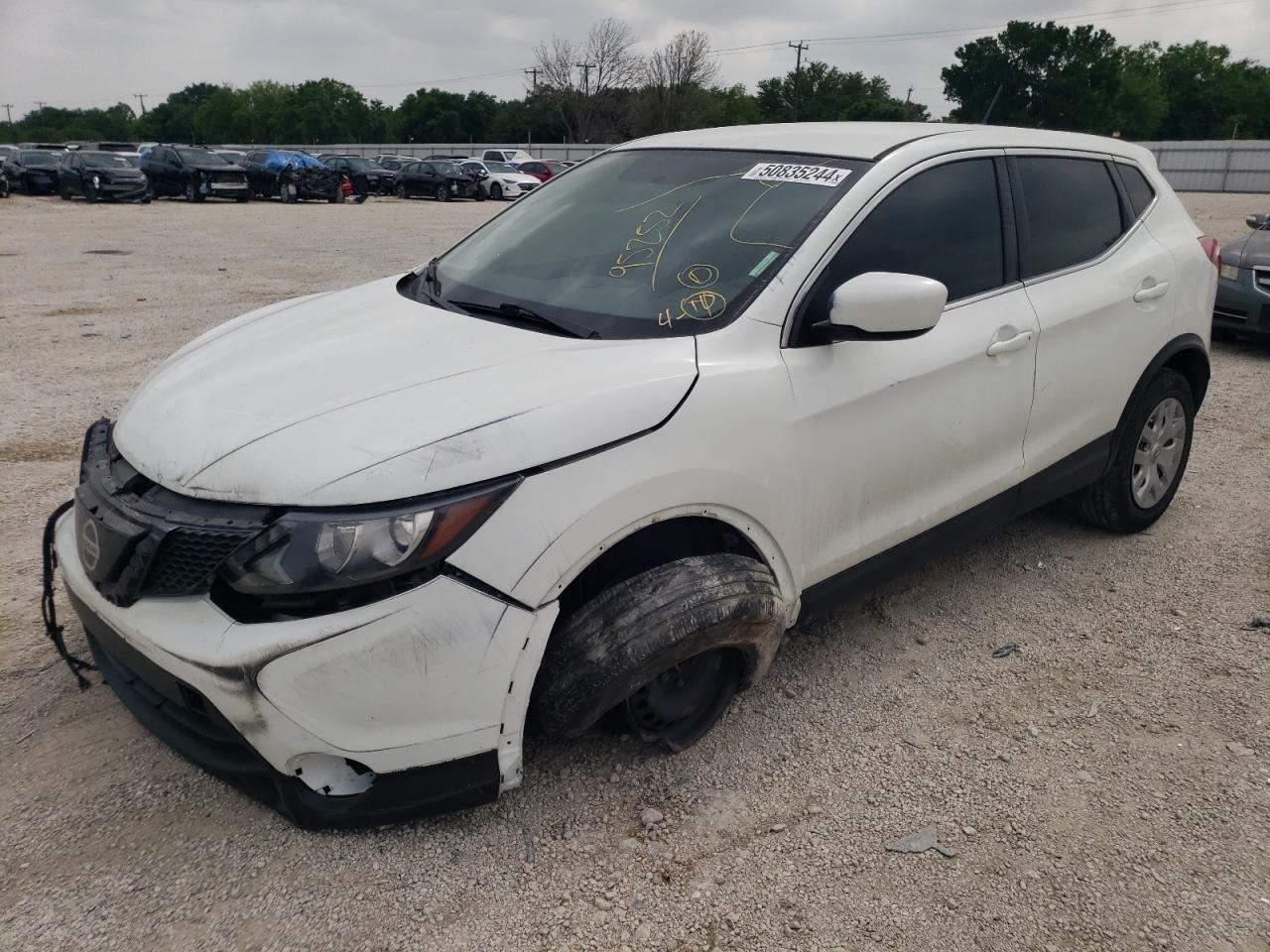 NISSAN ROGUE 2018 jn1bj1cr8jw281455