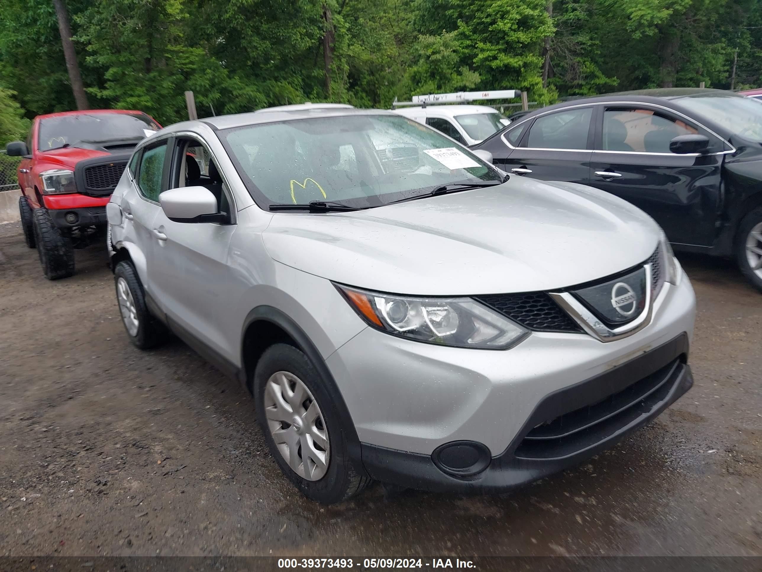 NISSAN ROGUE 2019 jn1bj1cr8kw333393