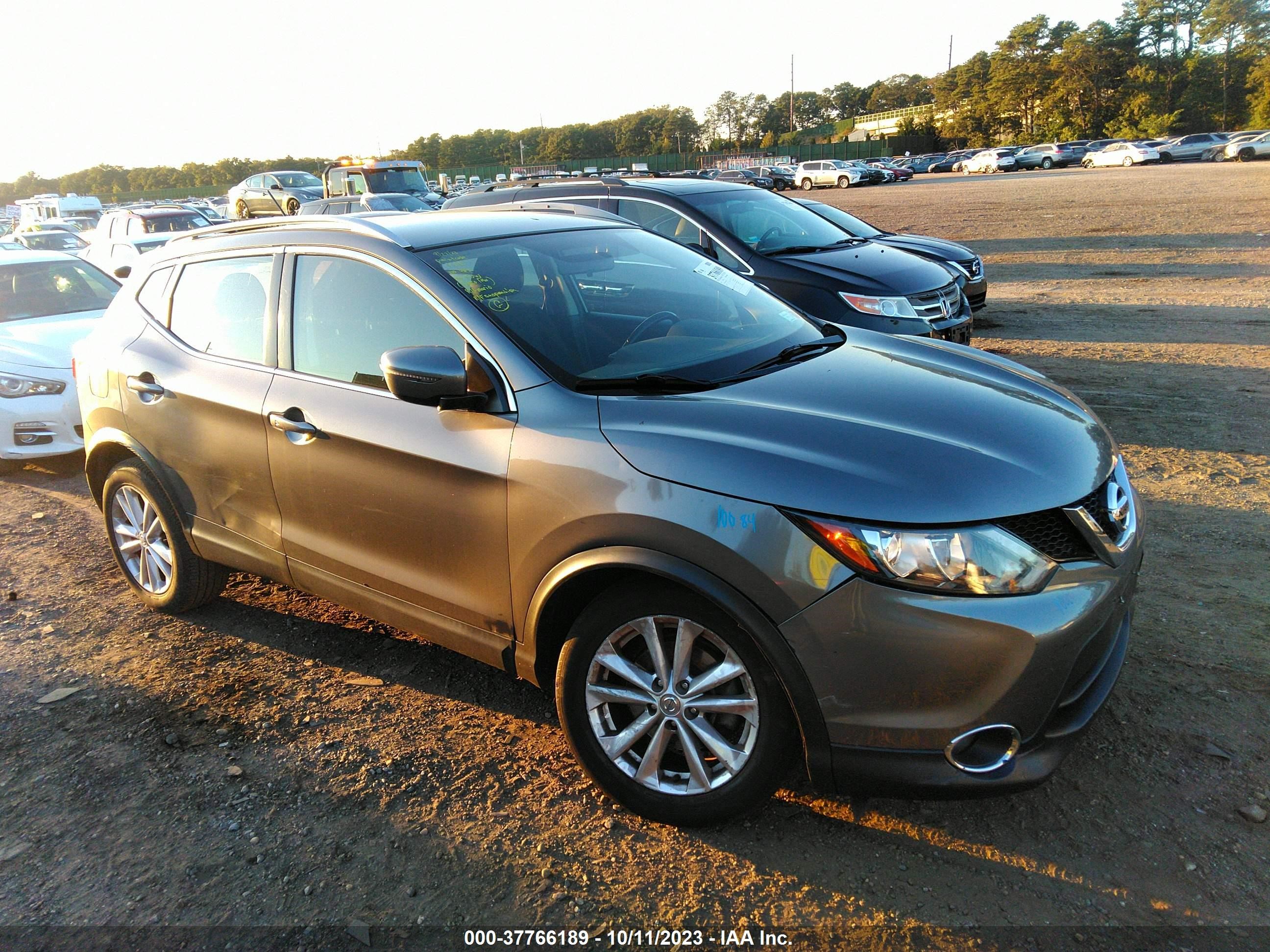 NISSAN ROGUE 2017 jn1bj1crxhw115691