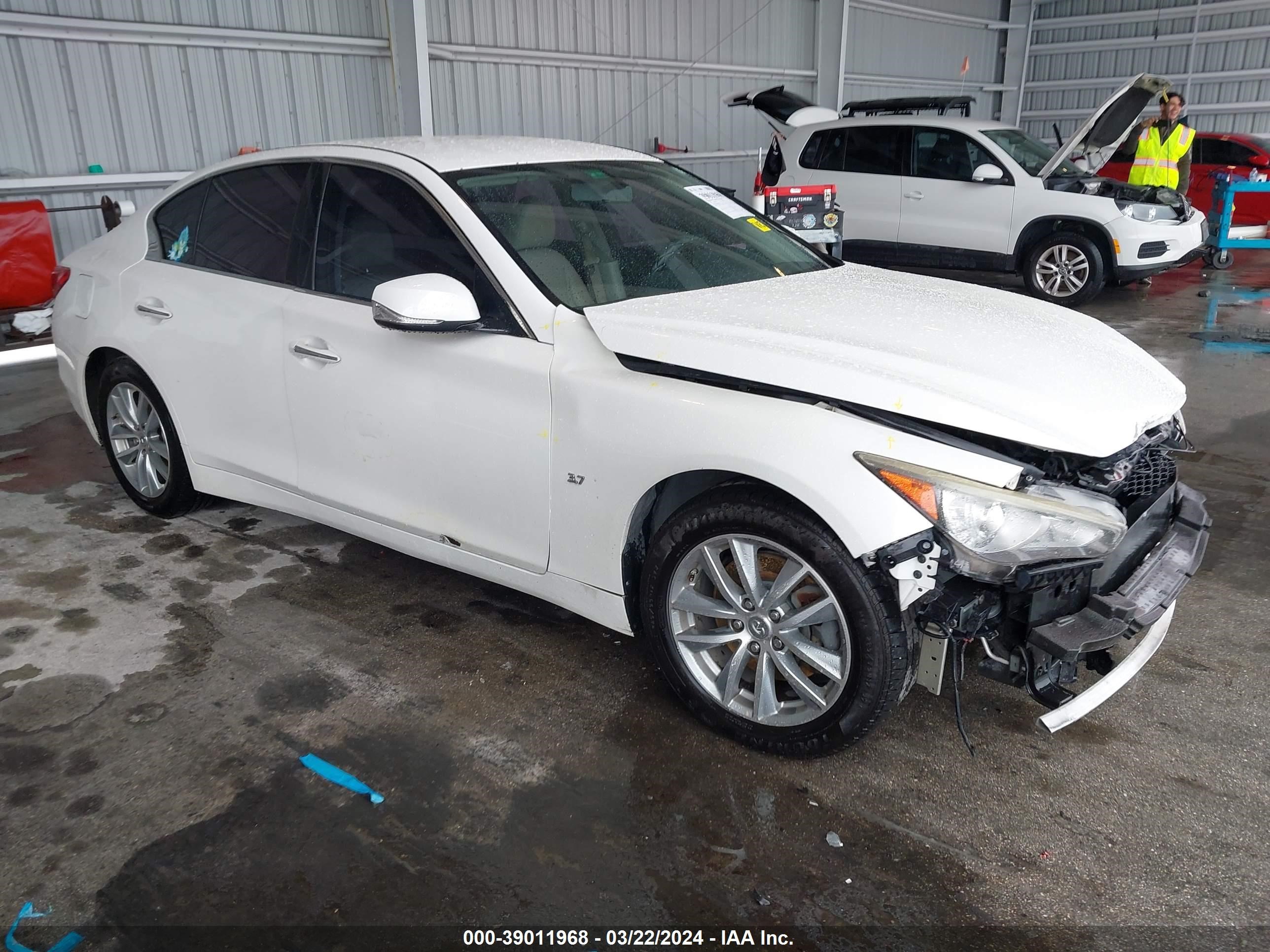 INFINITI Q50 2014 jn1bv7ap2em688360