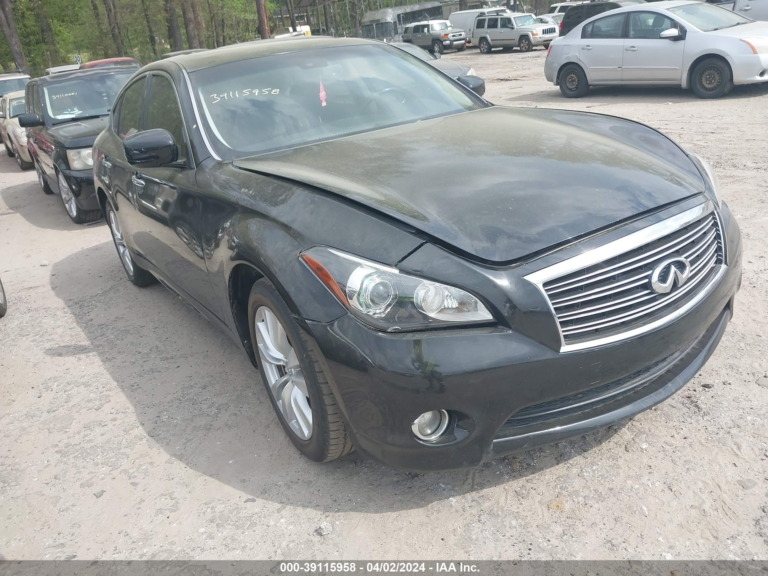 INFINITI M 2011 jn1by1ap8bm320071