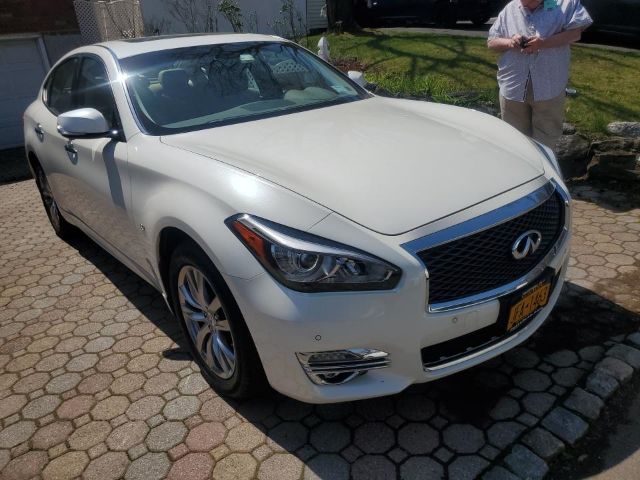 INFINITI Q70 2019 jn1by1ar5km585161