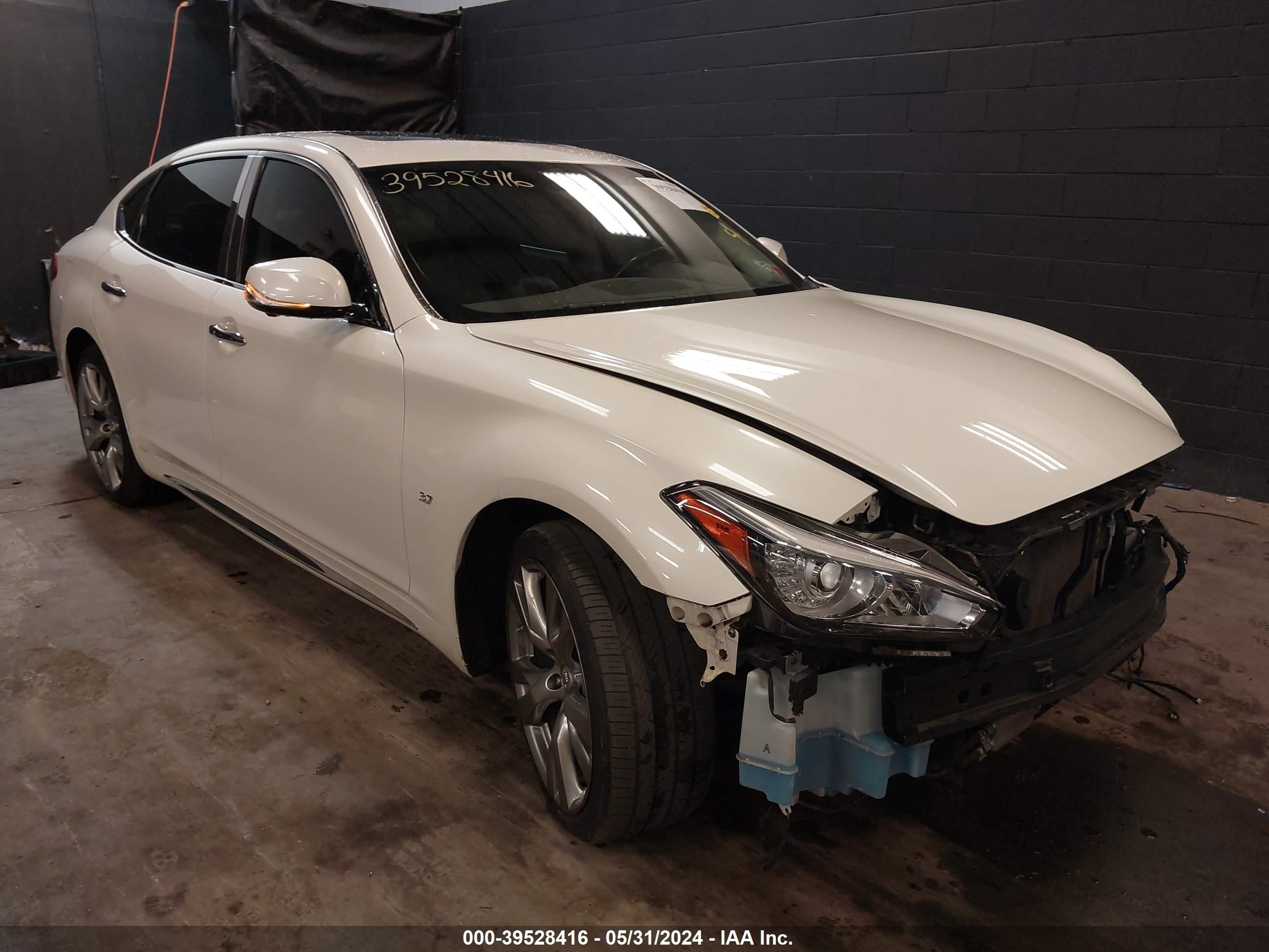 INFINITI Q70 2019 jn1by1pr6km725239