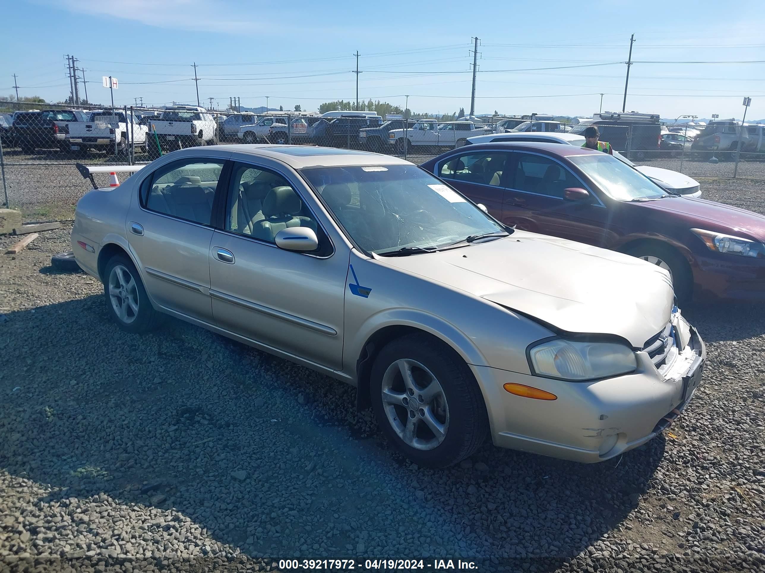 NISSAN MAXIMA 2000 jn1ca31d1yt721924