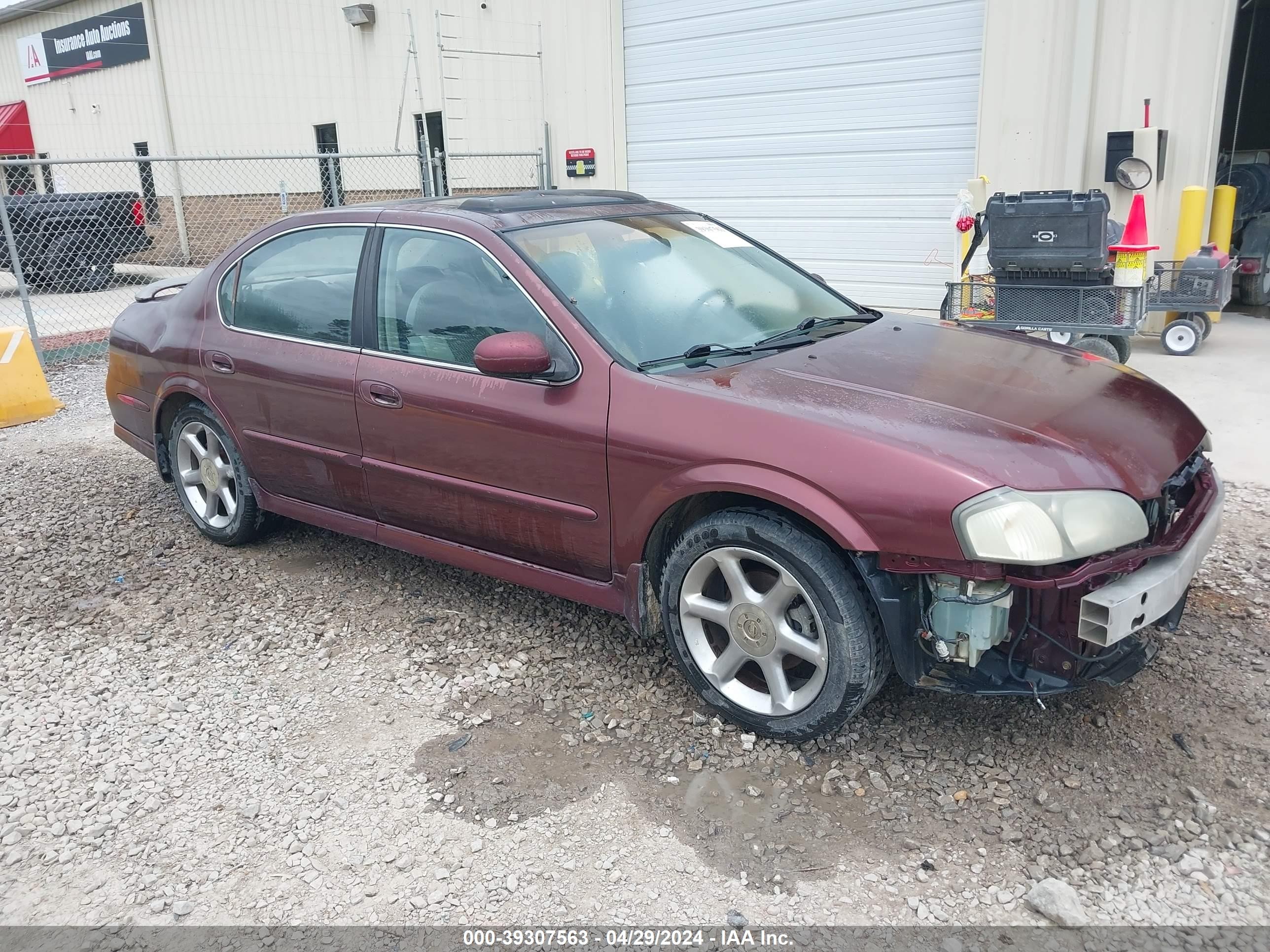 NISSAN MAXIMA 2001 jn1ca31d41t811297