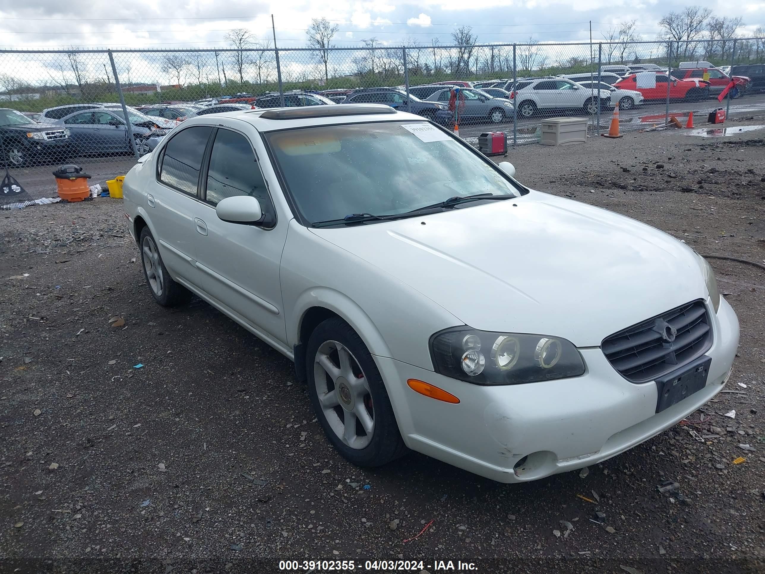 NISSAN MAXIMA 2000 jn1ca31dxyt546590