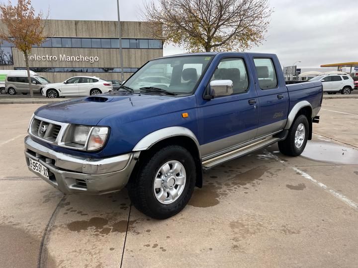 NISSAN NAVARA 4X4 (FOUR WHEEL DRIVE). 2000 jn1cgud22u0739573