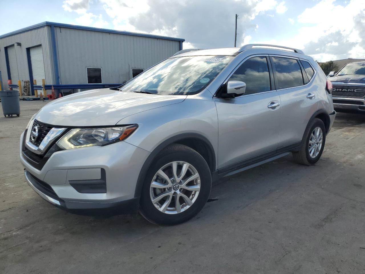 NISSAN ROGUE 2017 jn8at2mt5hw381899