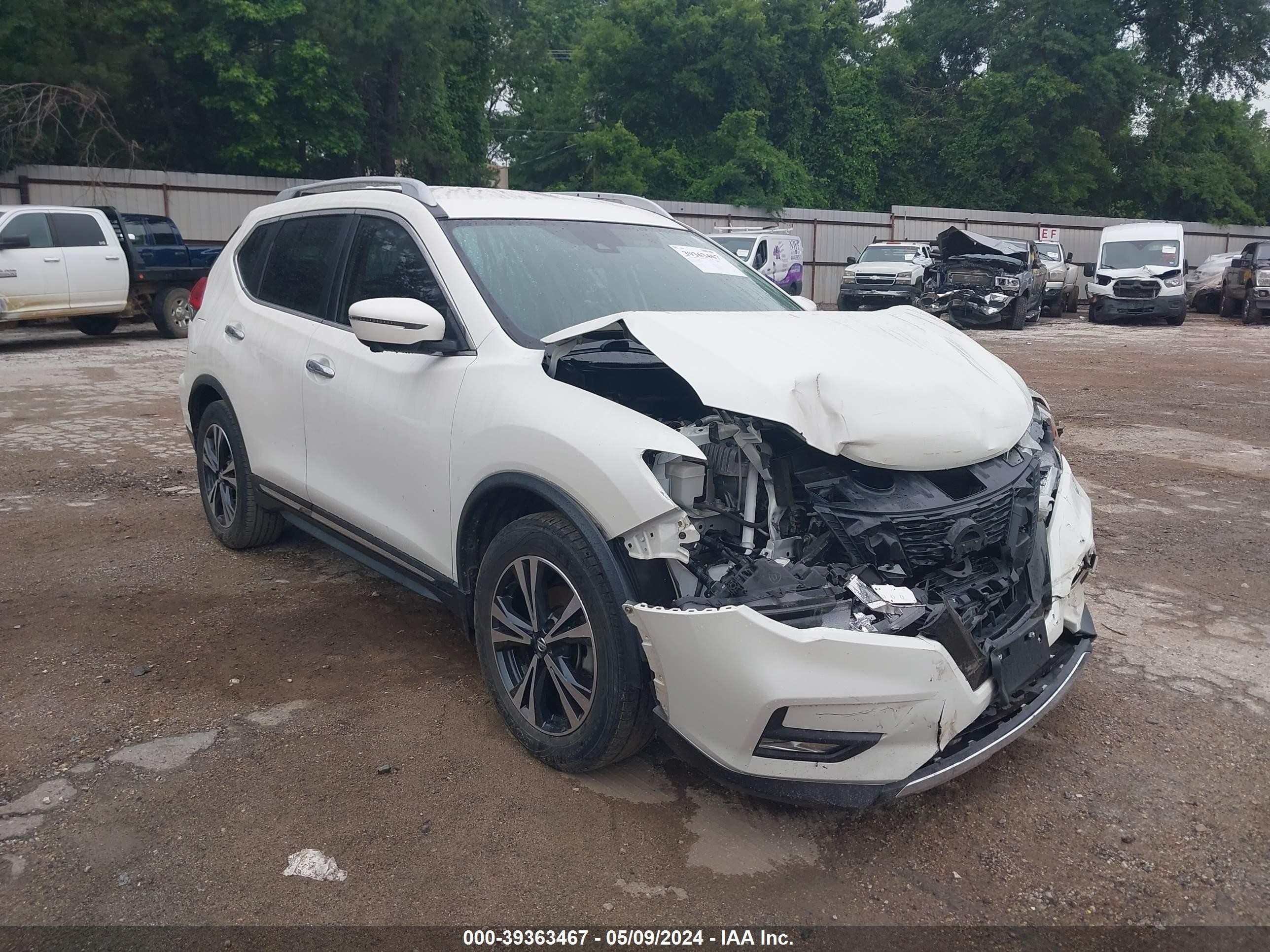 NISSAN ROGUE 2017 jn8at2mt8hw144050