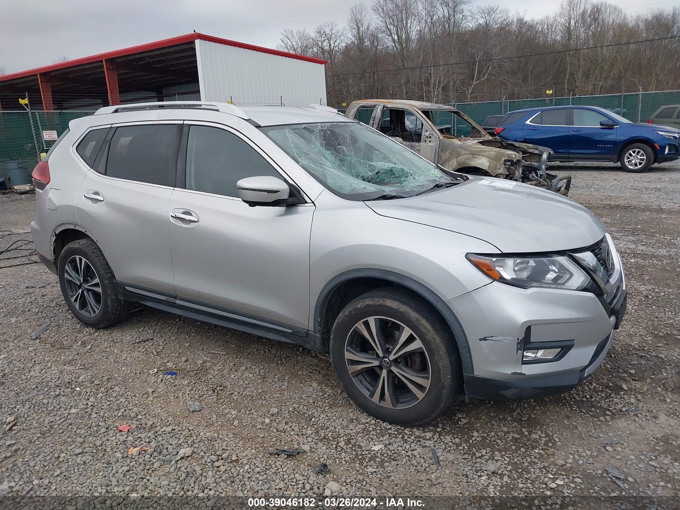 NISSAN ROGUE 2018 jn8at2mv1jw317642