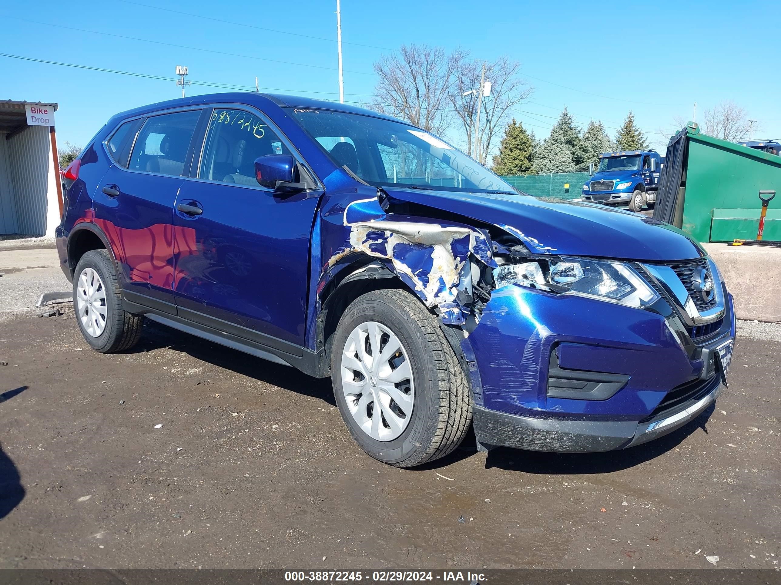 NISSAN ROGUE 2017 jn8at2mv2hw011866