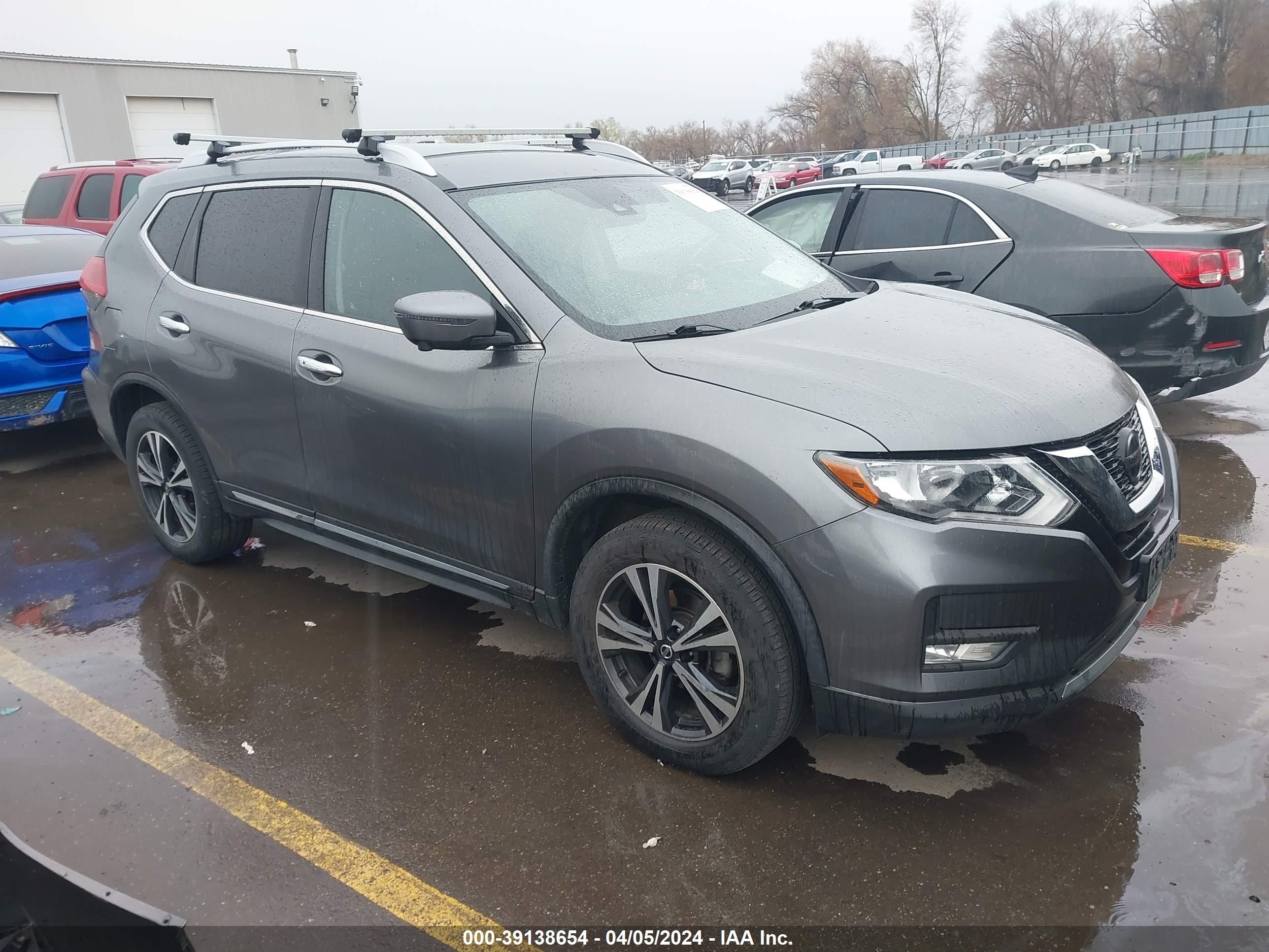 NISSAN ROGUE 2018 jn8at2mv6jw319628