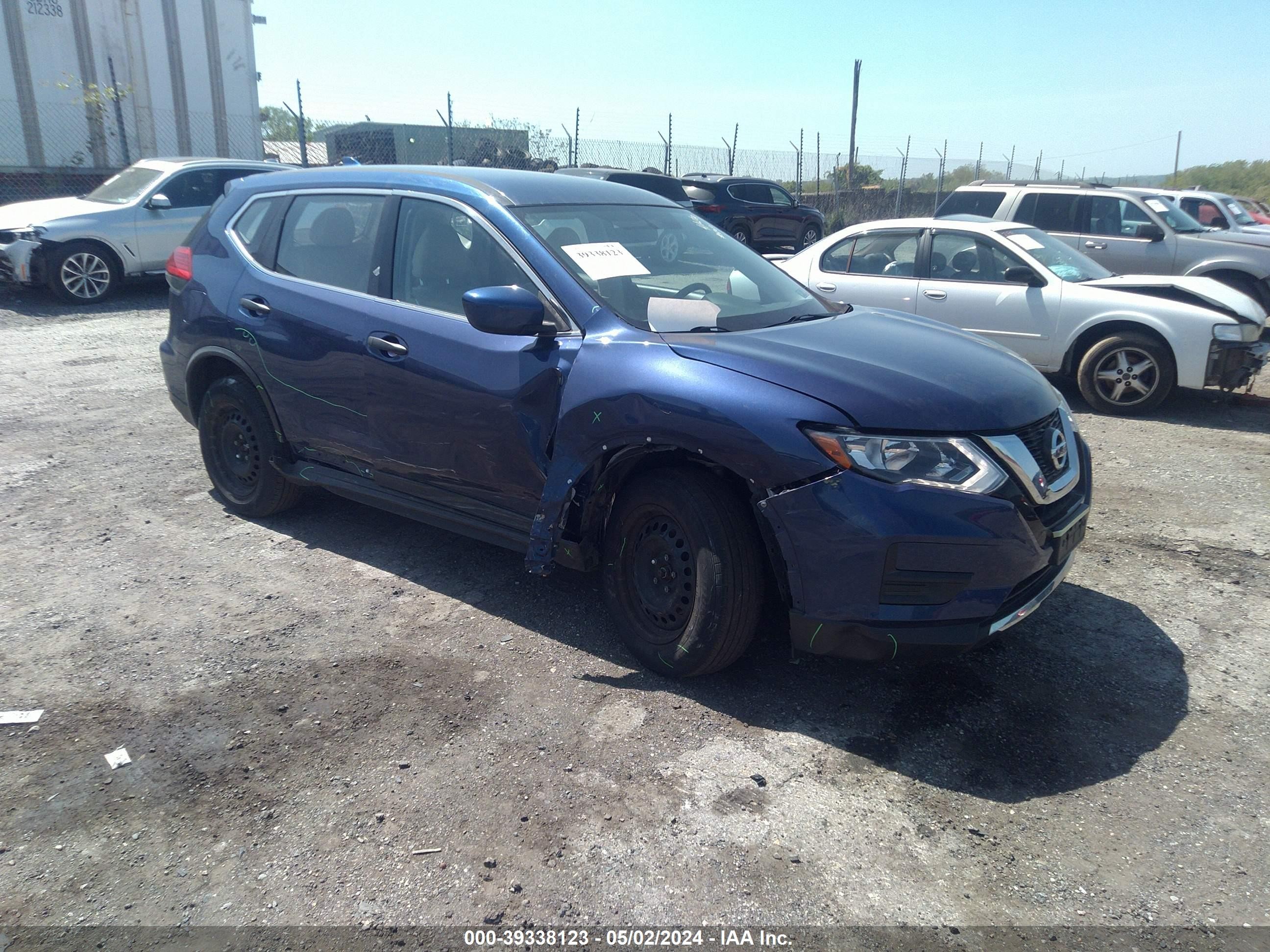 NISSAN ROGUE 2017 jn8at2mv8hw013752