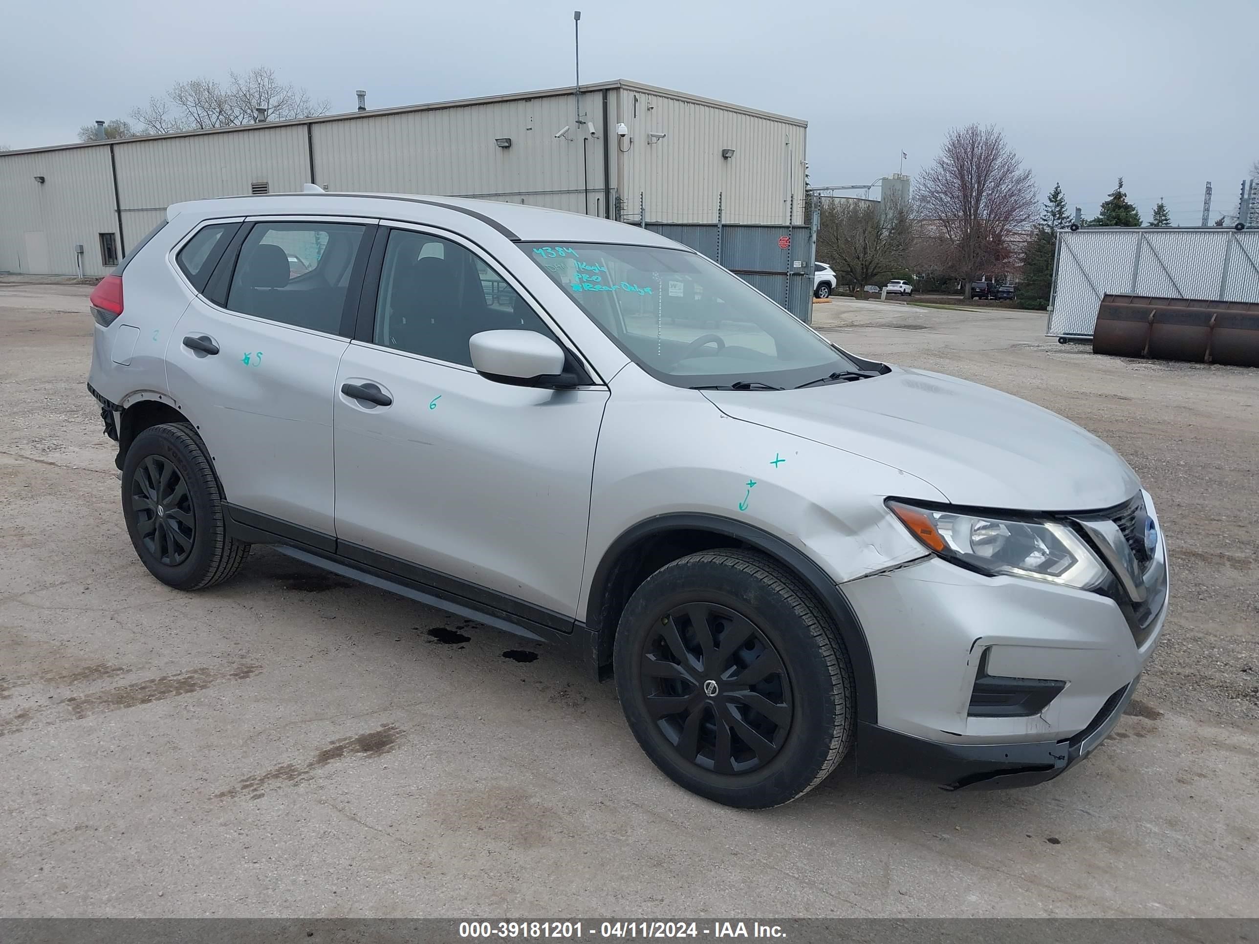 NISSAN ROGUE 2017 jn8at2mv8hw256445