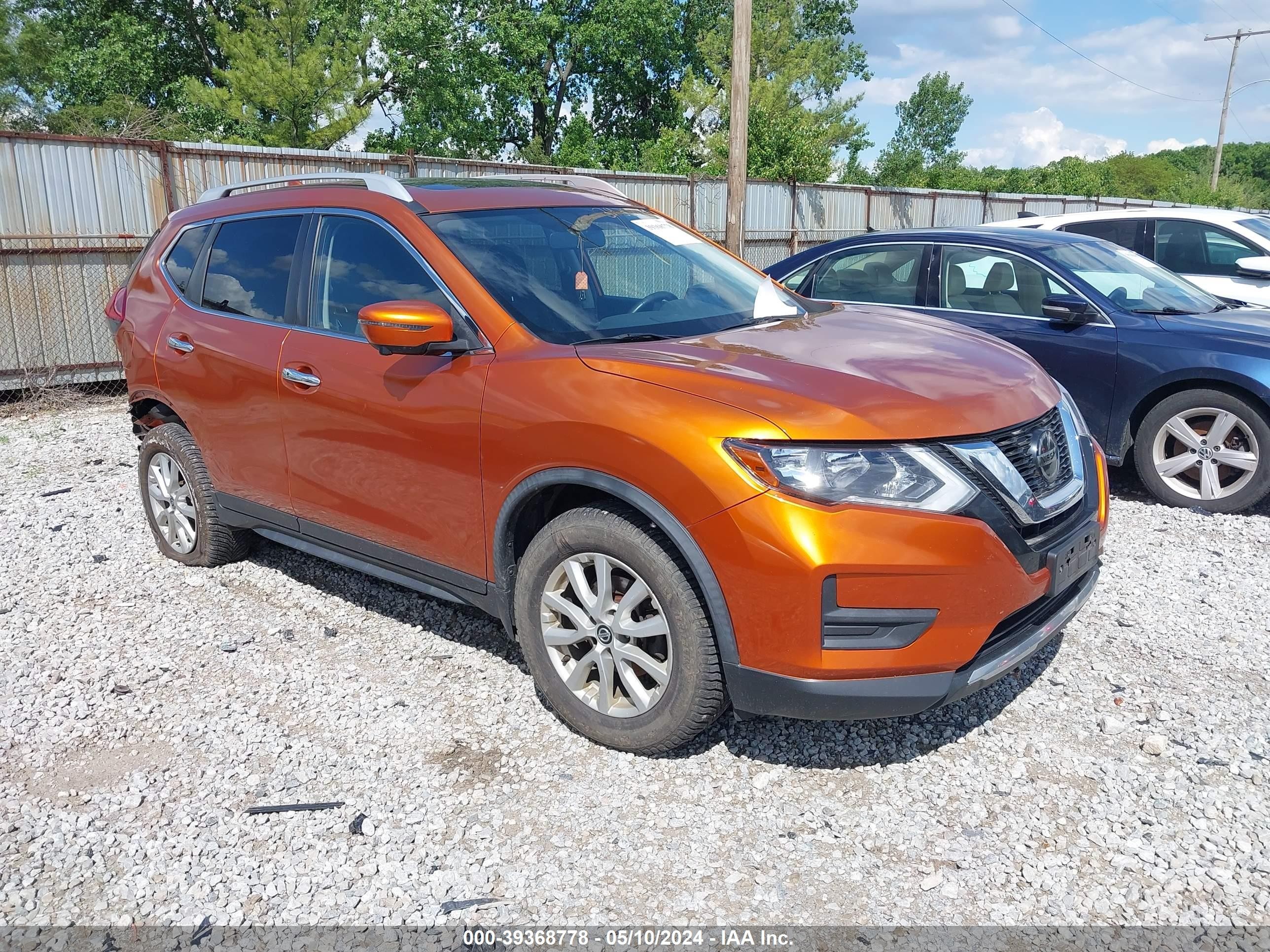 NISSAN ROGUE 2018 jn8at2mv8jw301387