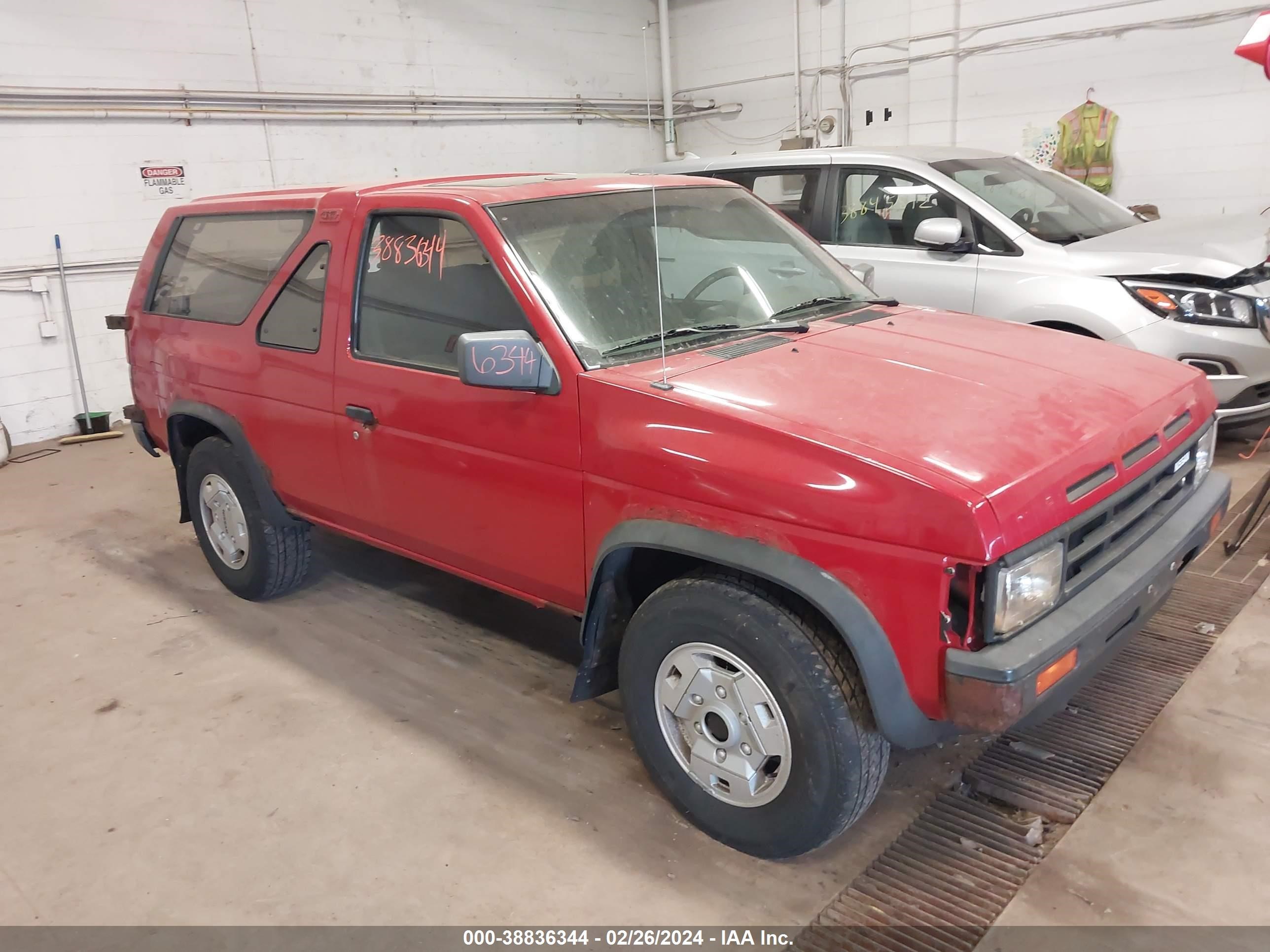 NISSAN PATHFINDER 1988 jn8hd16y7jw016418