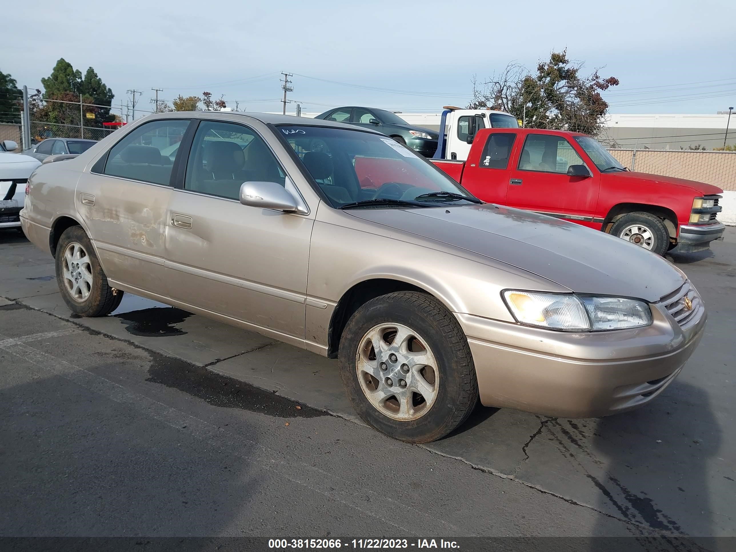 TOYOTA CAMRY 1998 jt2bf22k2w0119137