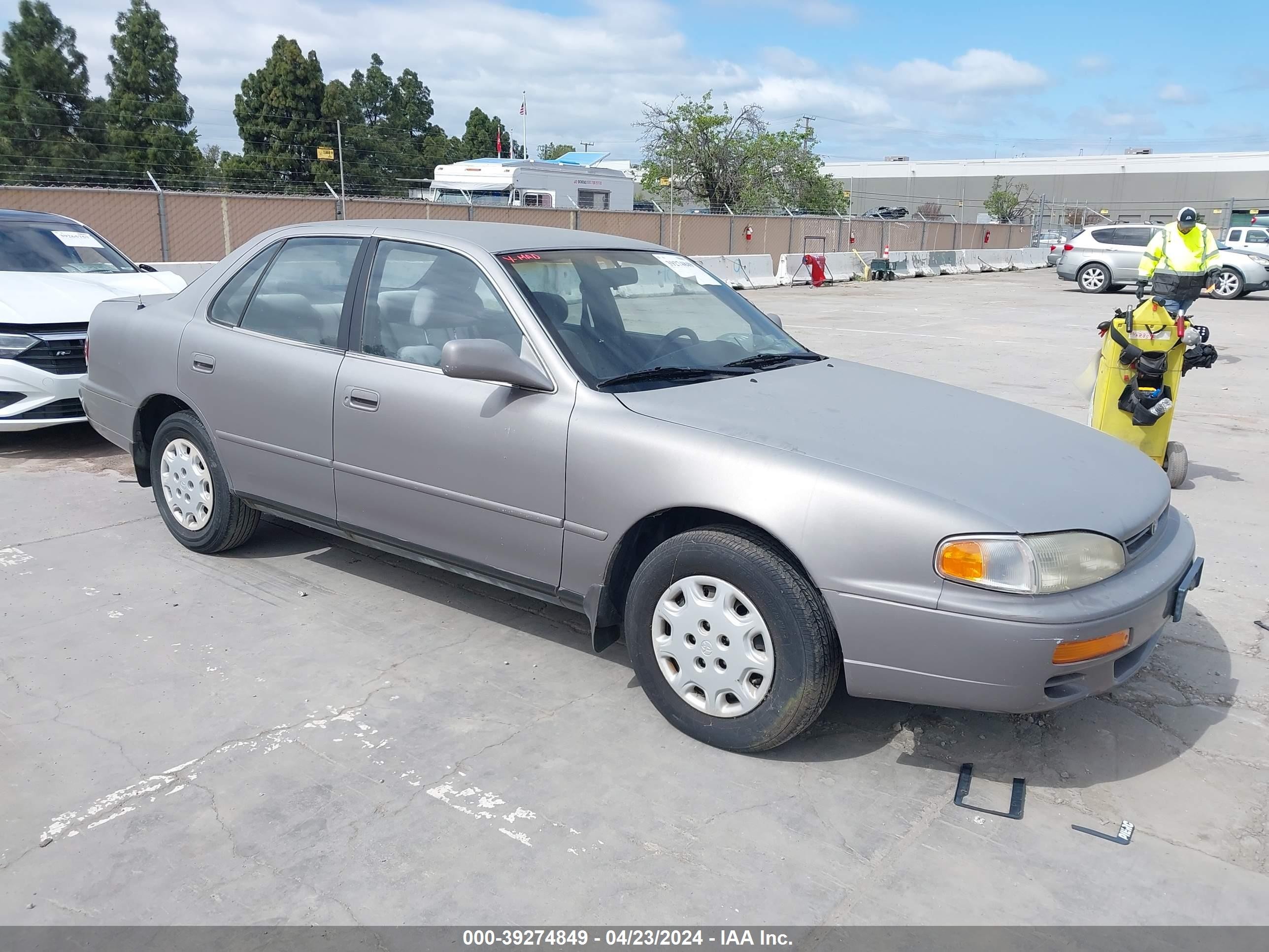 TOYOTA CAMRY 1996 jt2bg12k6t0339593