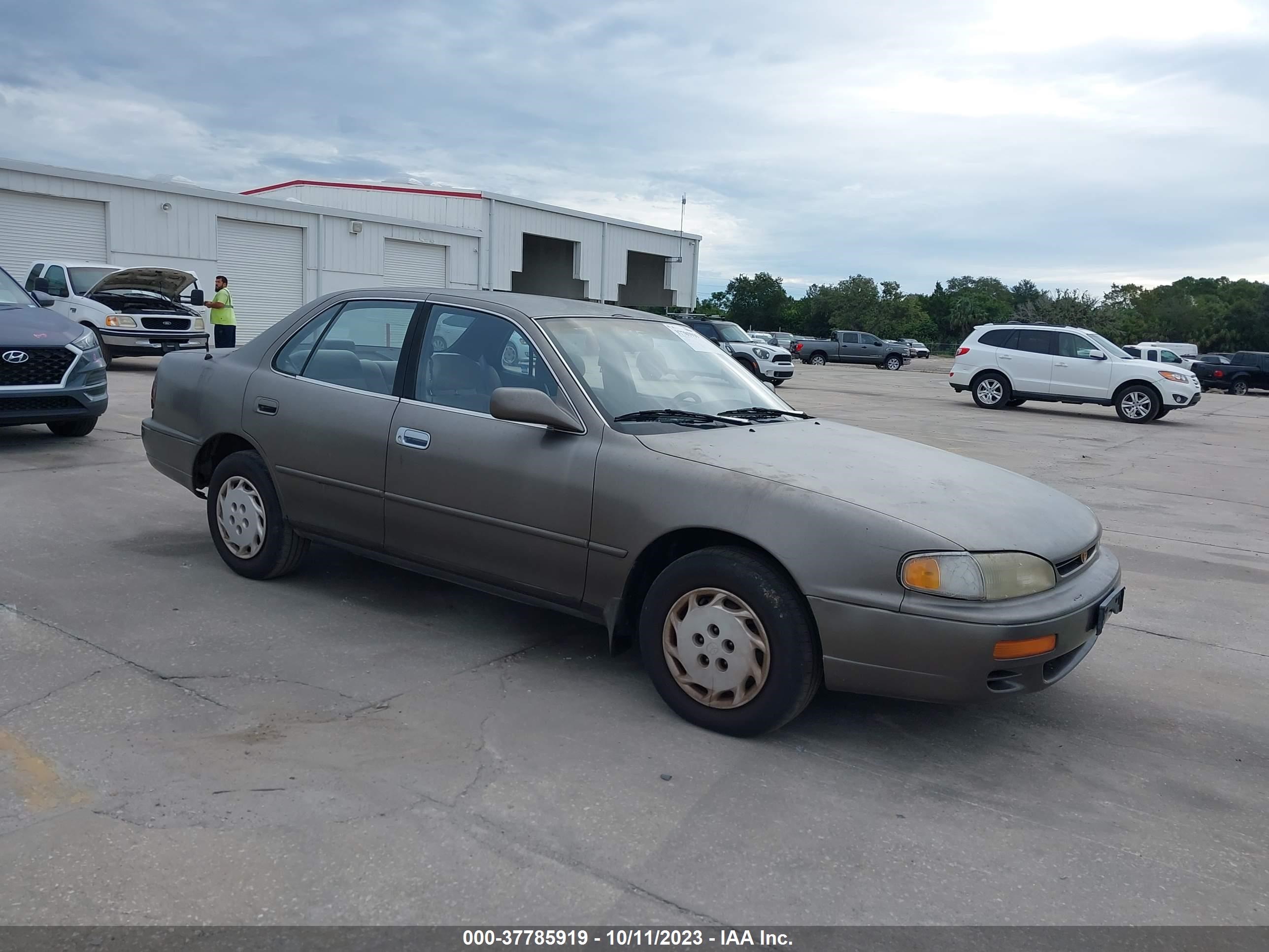 TOYOTA CAMRY 1996 jt2bg12kxt0366747