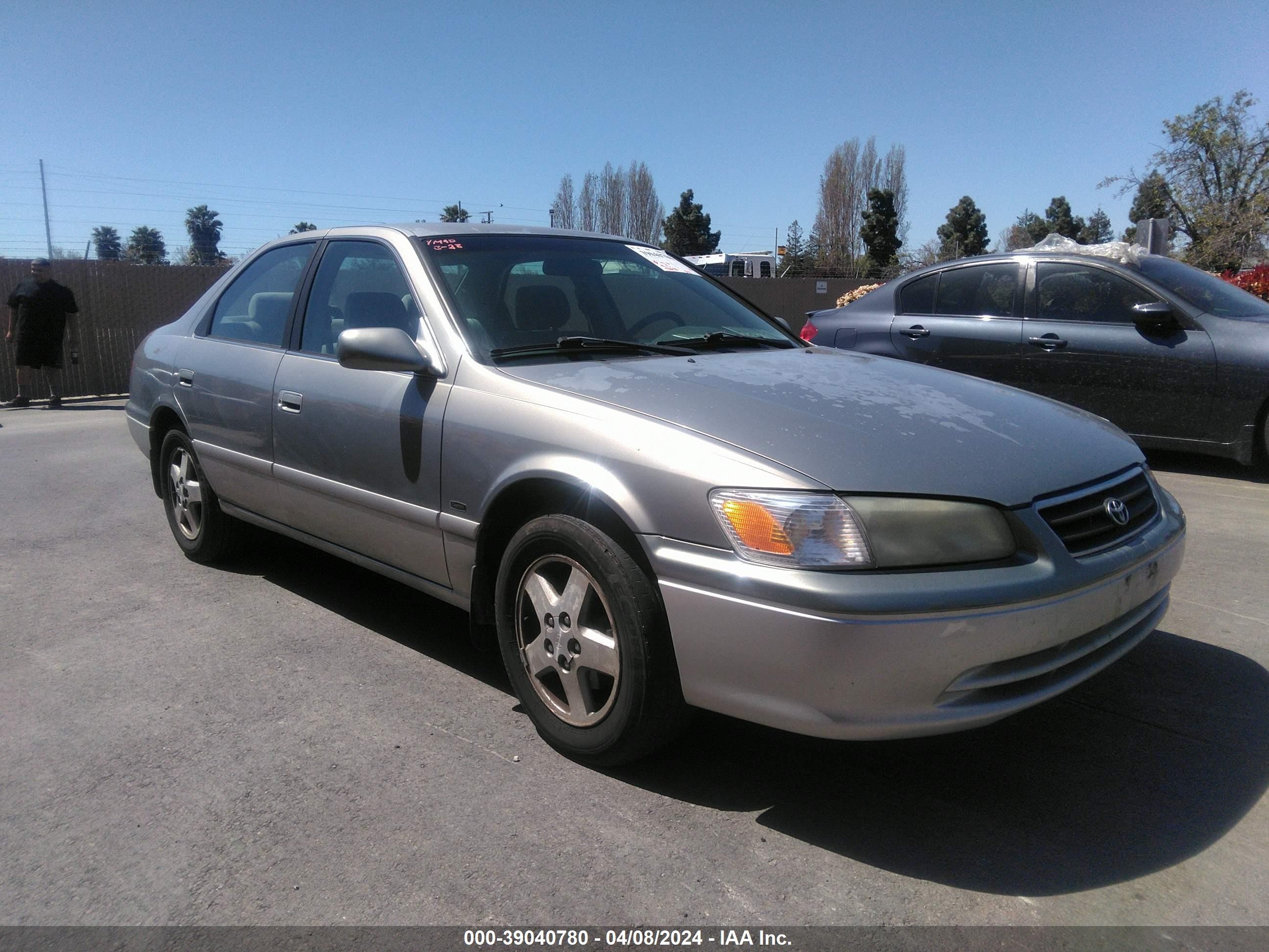 TOYOTA CAMRY 2001 jt2bg22k010538237