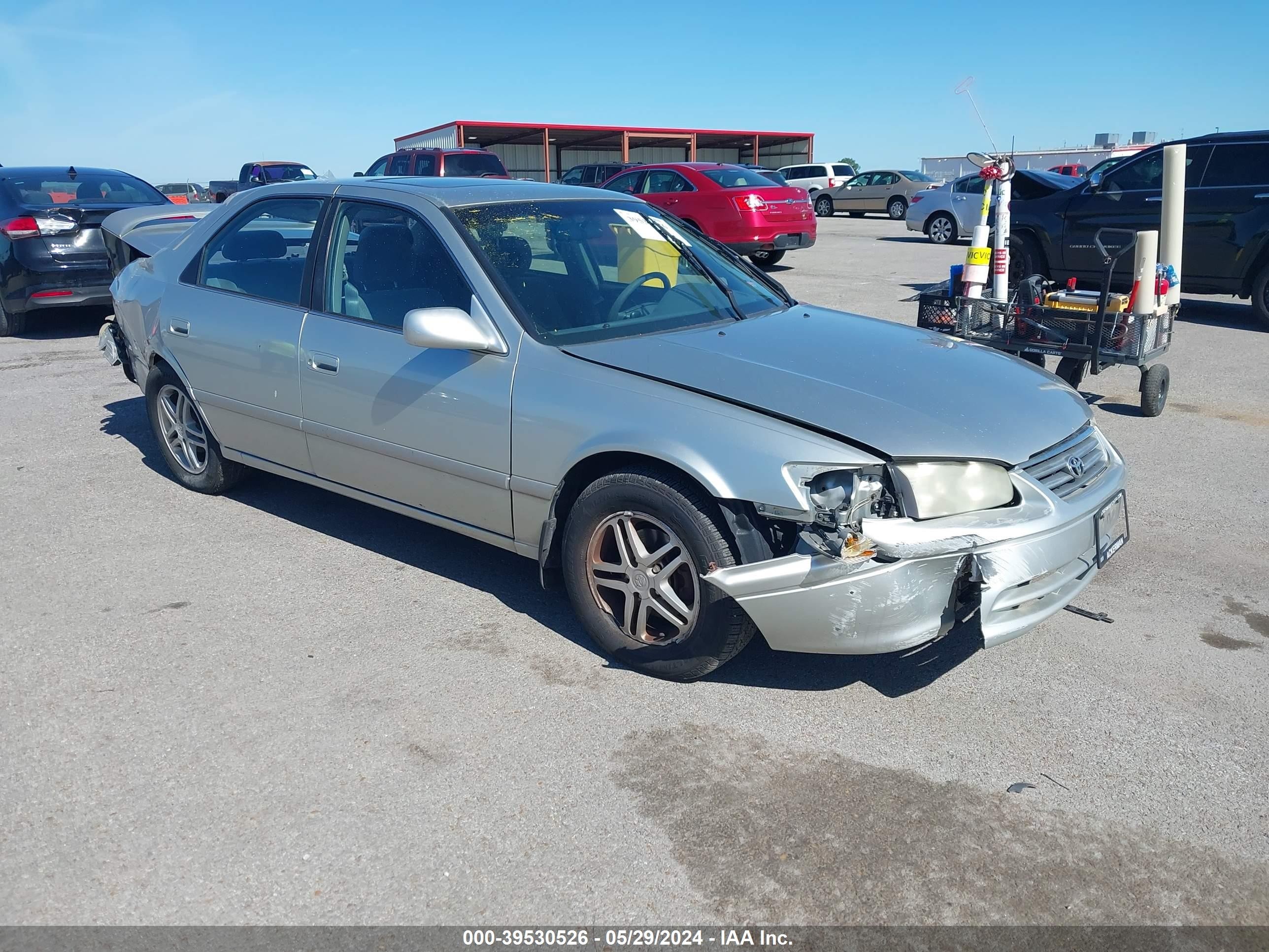 TOYOTA CAMRY 2001 jt2bg22k010543177