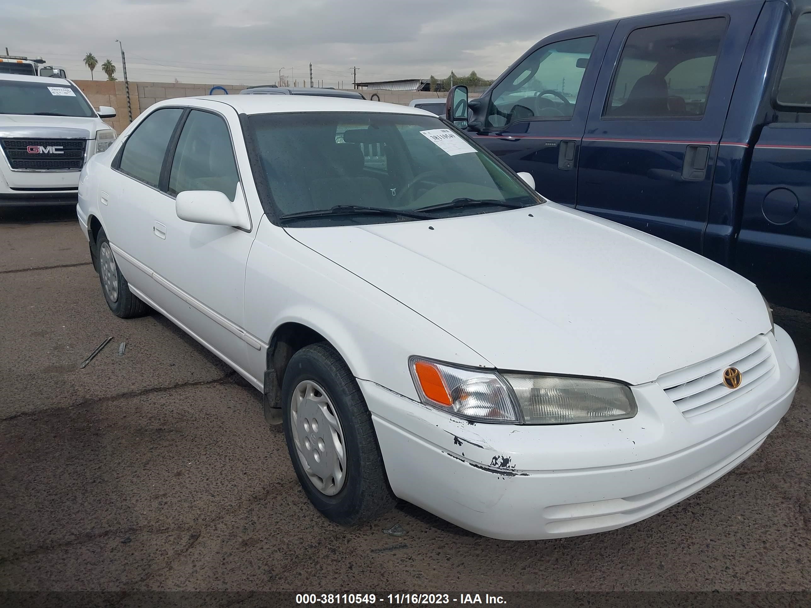 TOYOTA CAMRY 1998 jt2bg22k0w0115035