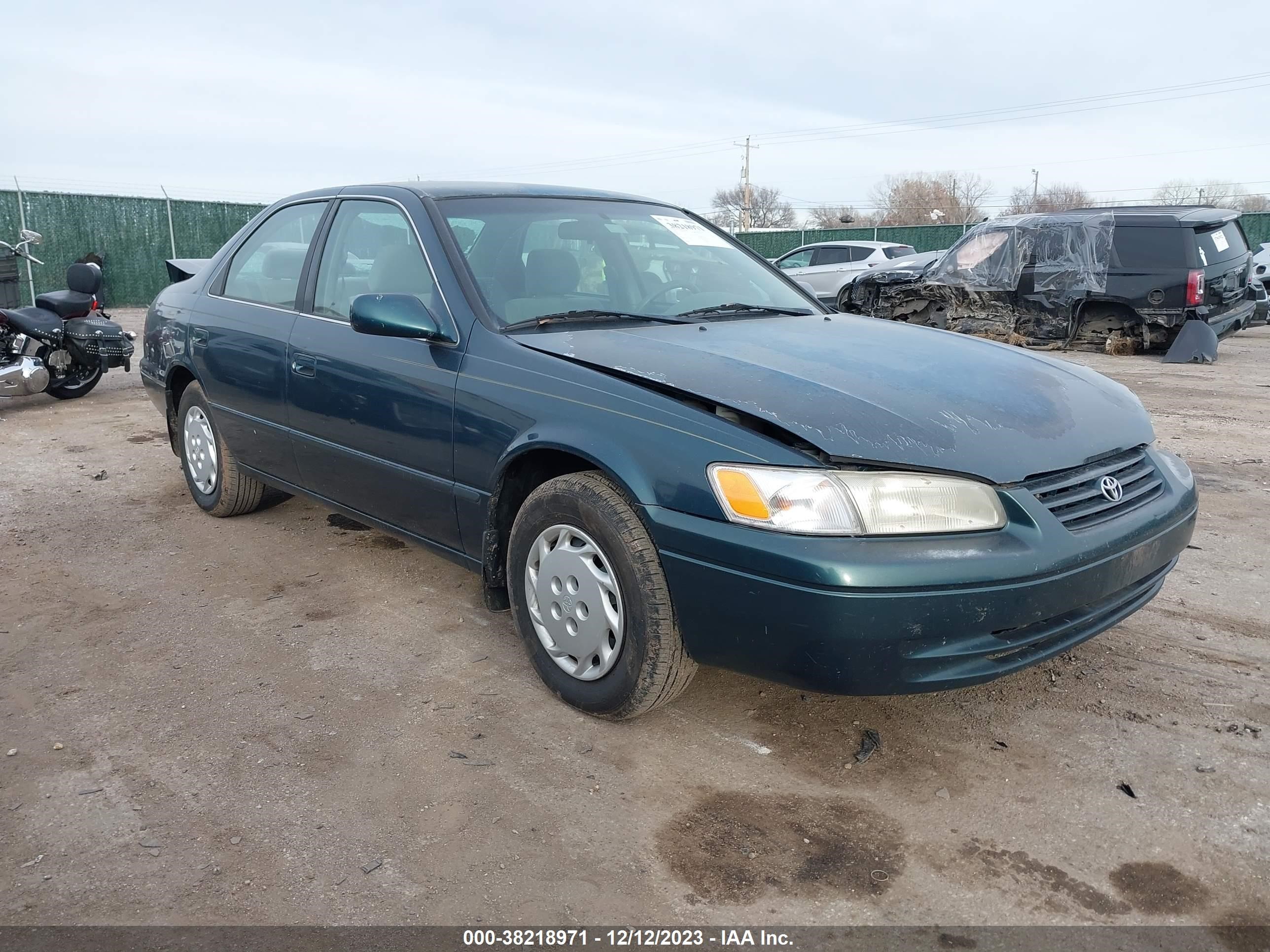 TOYOTA CAMRY 1998 jt2bg22k0w0139416