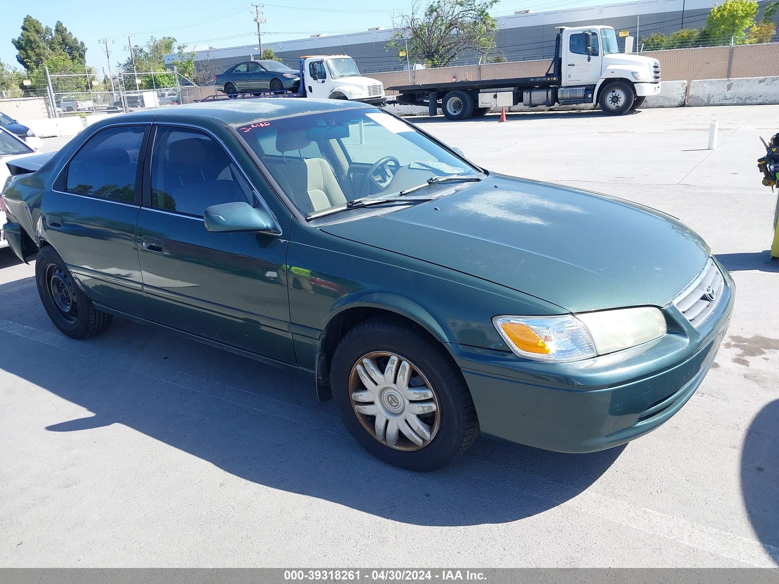 TOYOTA CAMRY 2001 jt2bg22k110603242