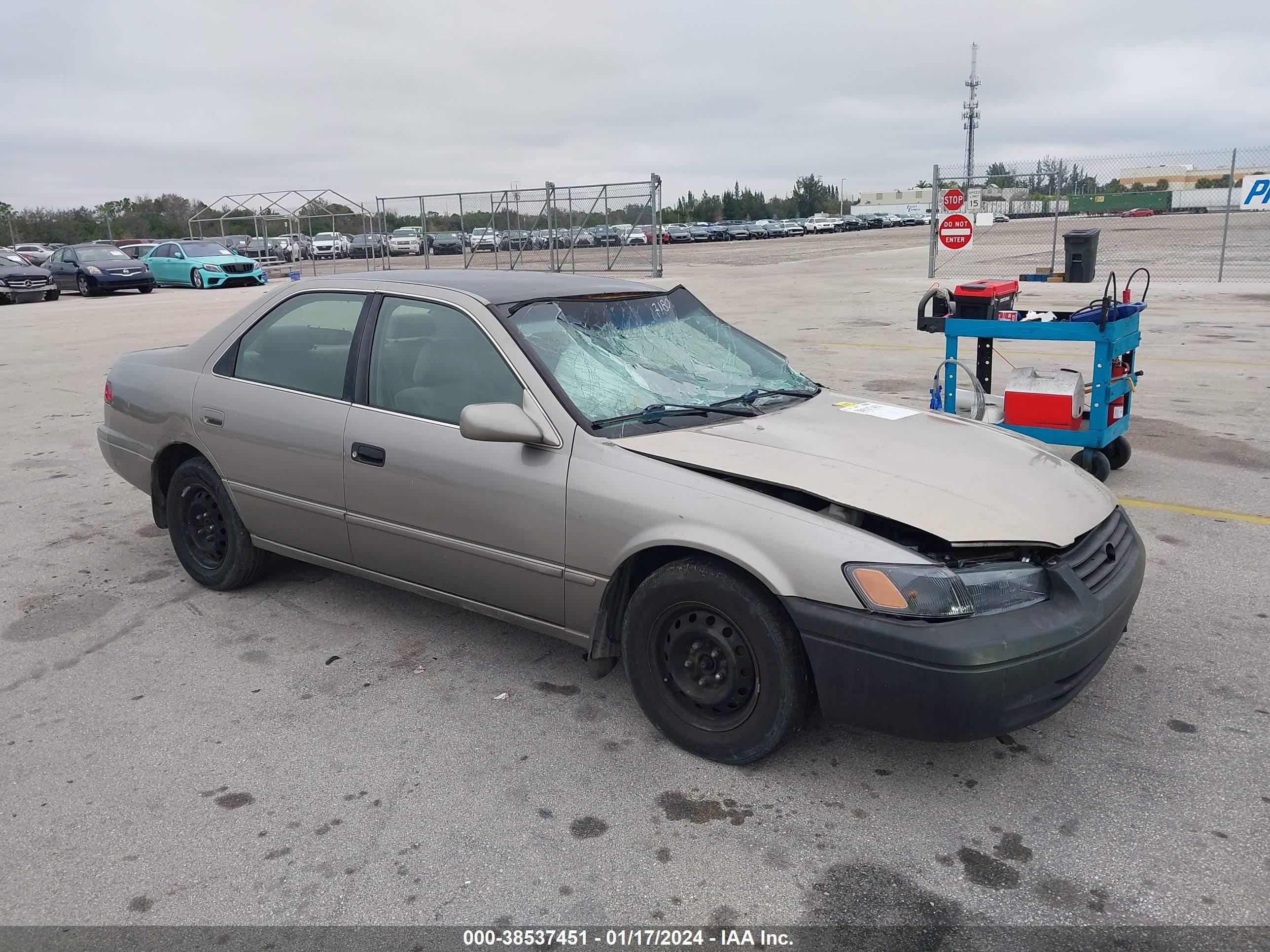 TOYOTA CAMRY 1997 jt2bg22k1v0087180